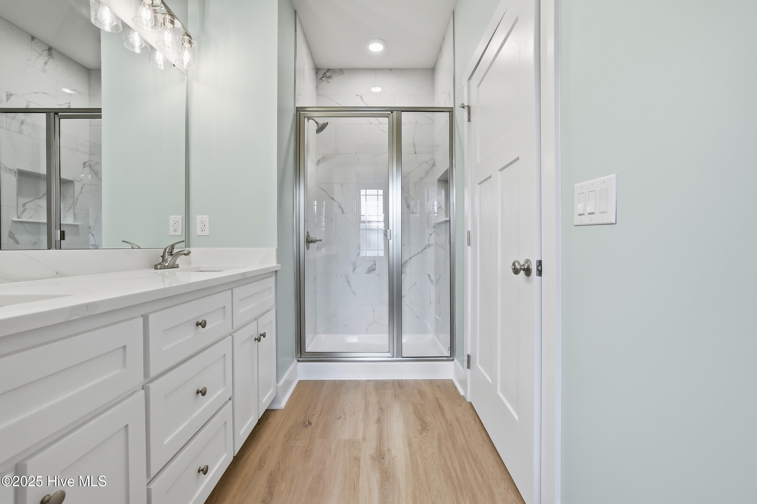 100504171 | Photo 19