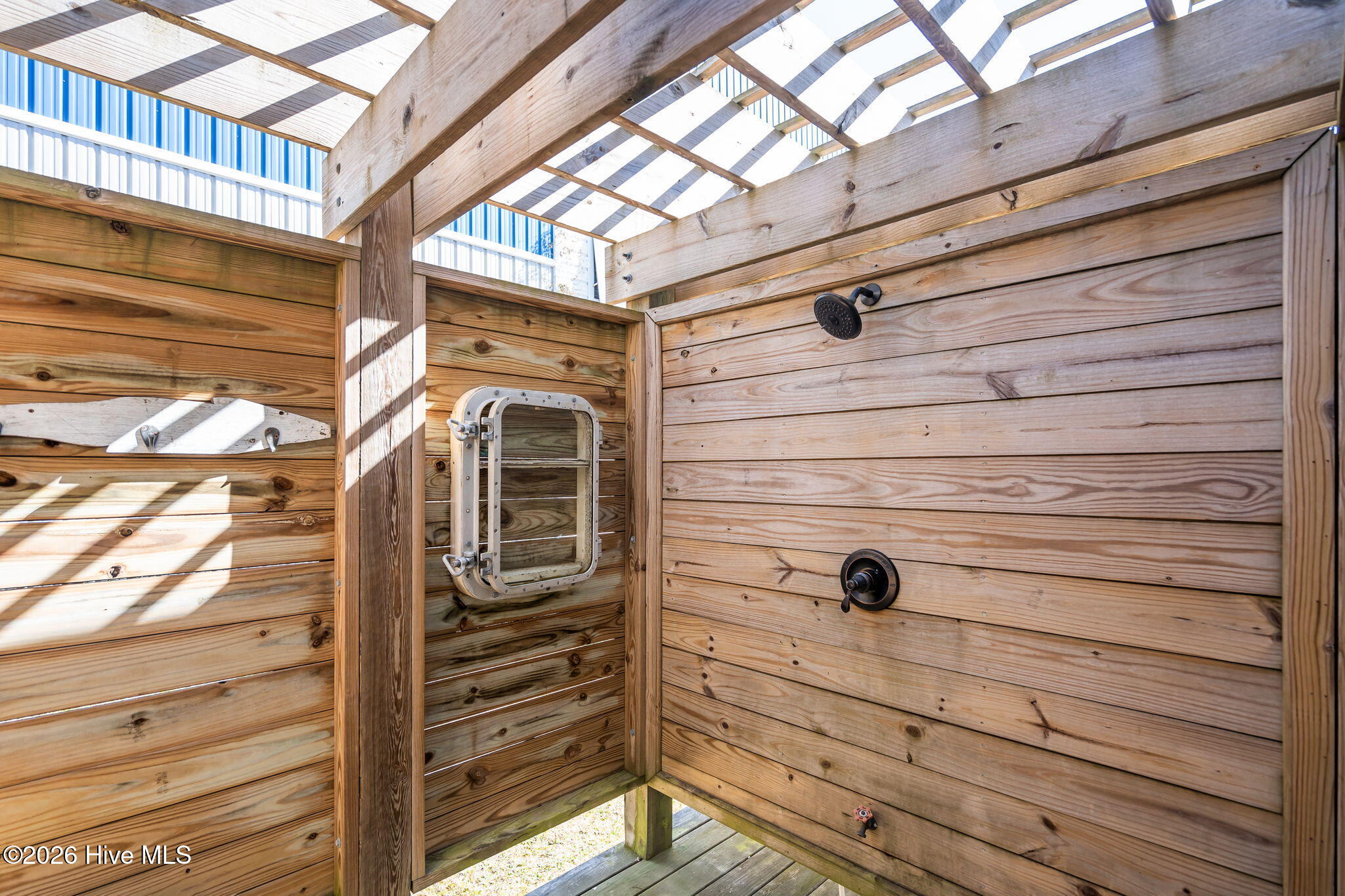 100543033 | Photo 45