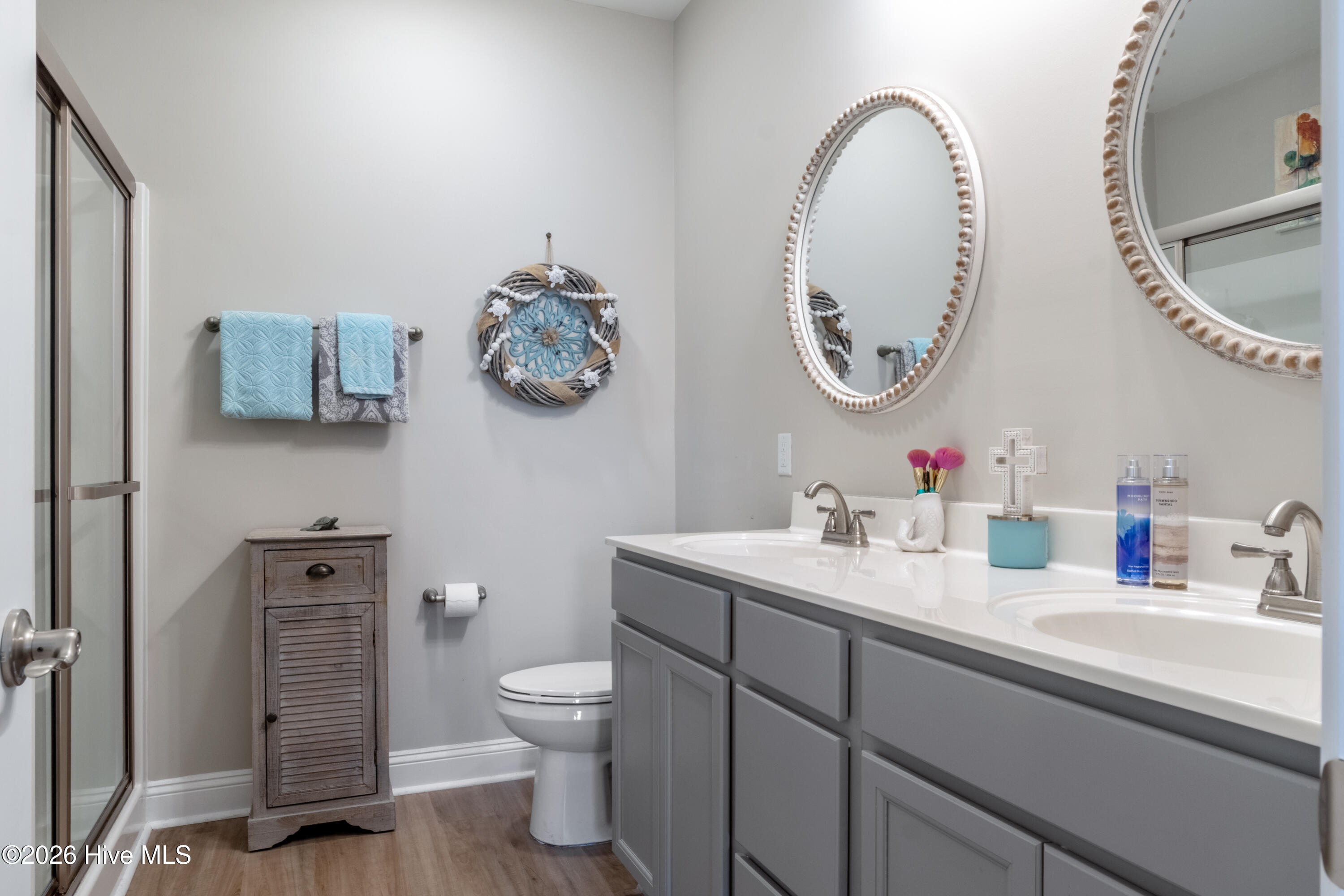 100557212 | Photo 27