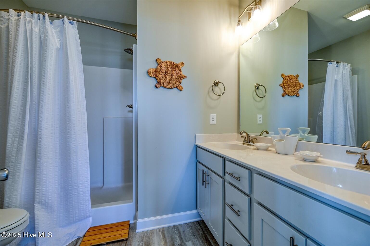 100521867 | Photo 25