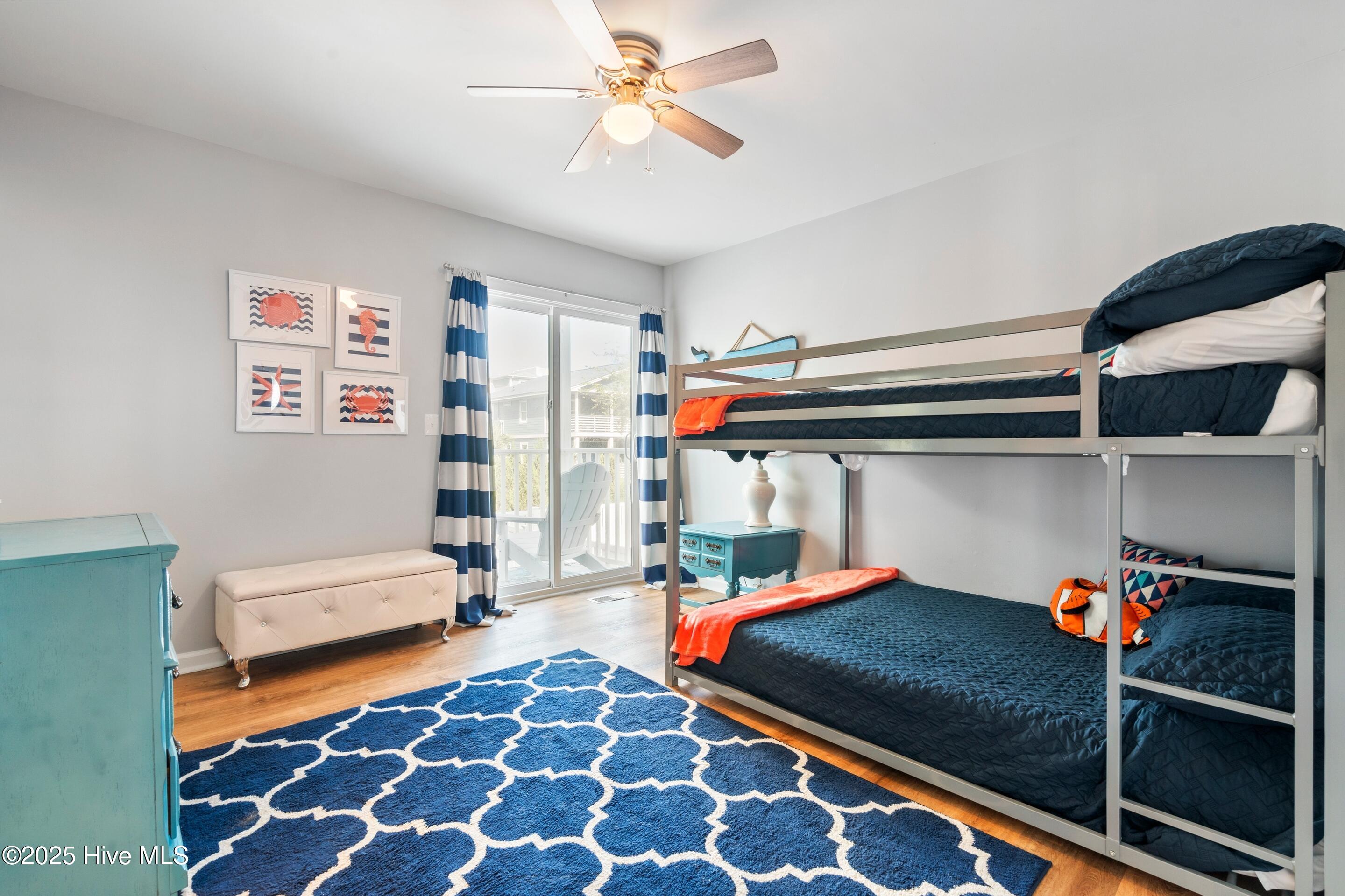 100535688 | Photo 31