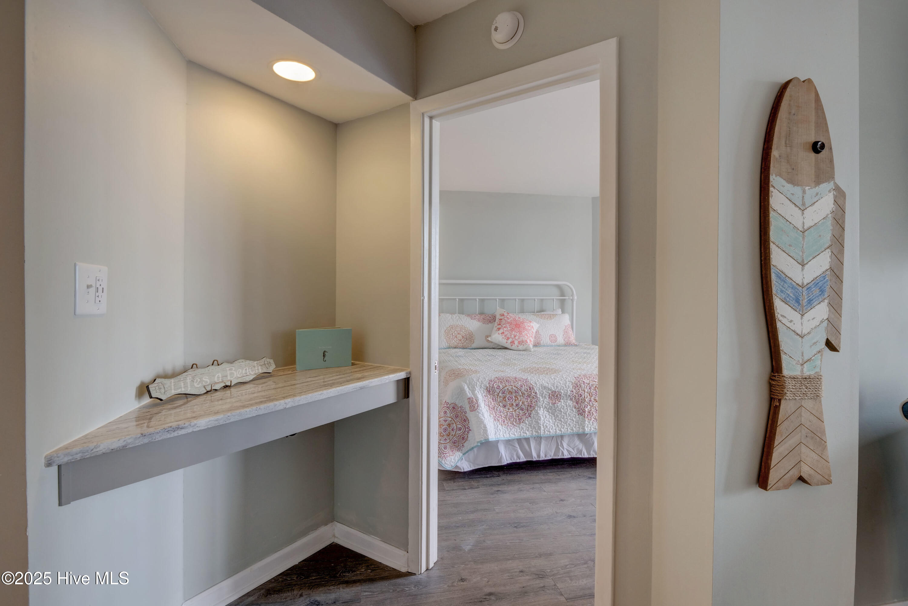 100519676 | Photo 10