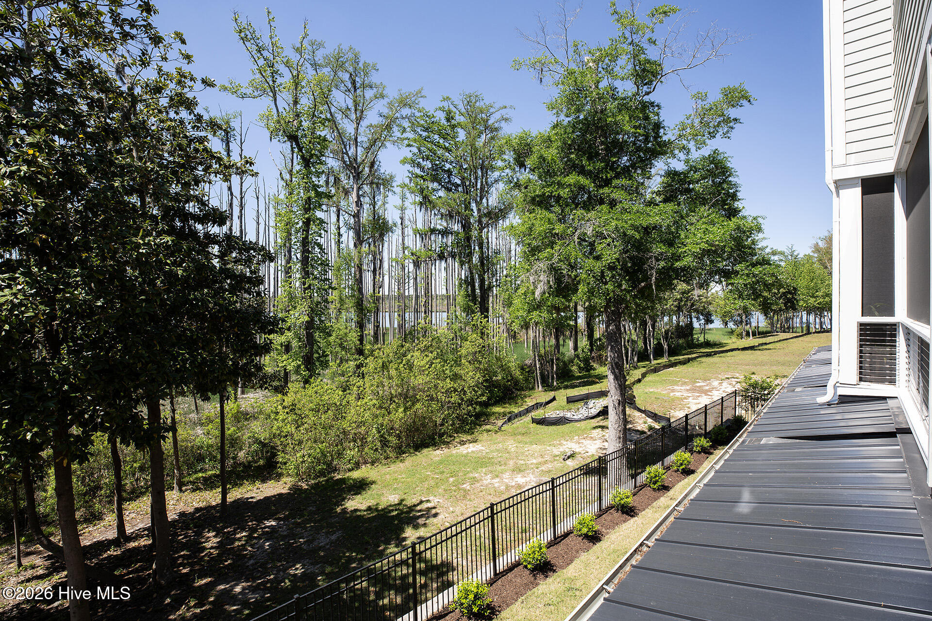 100563450 | Photo 54