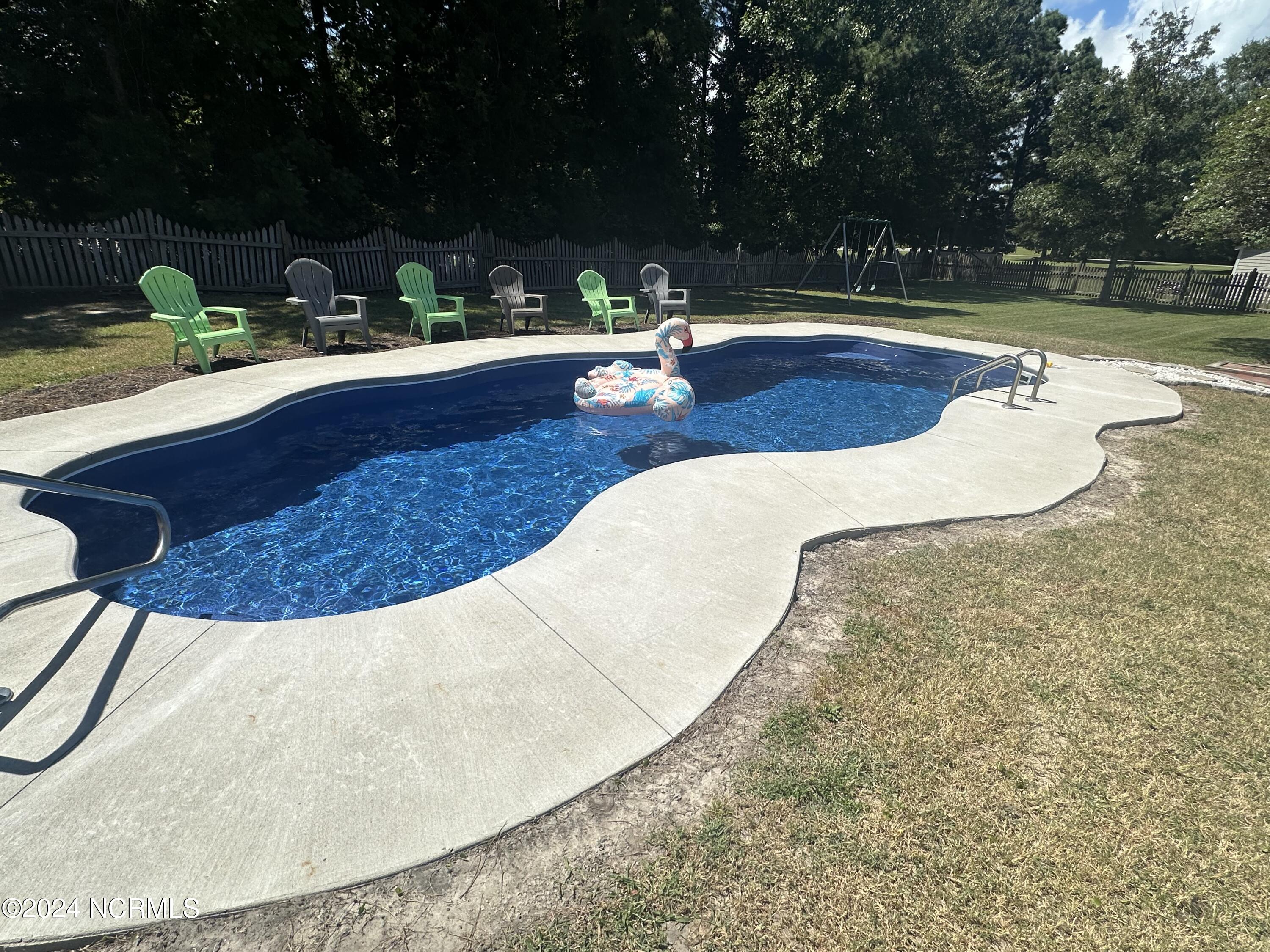 100463313 | Photo 48