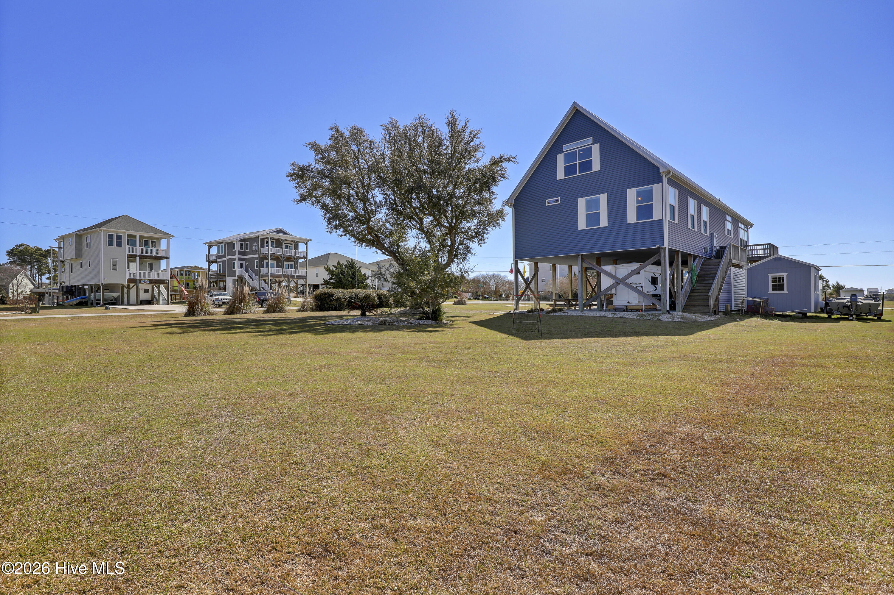 100562204 | Photo 61