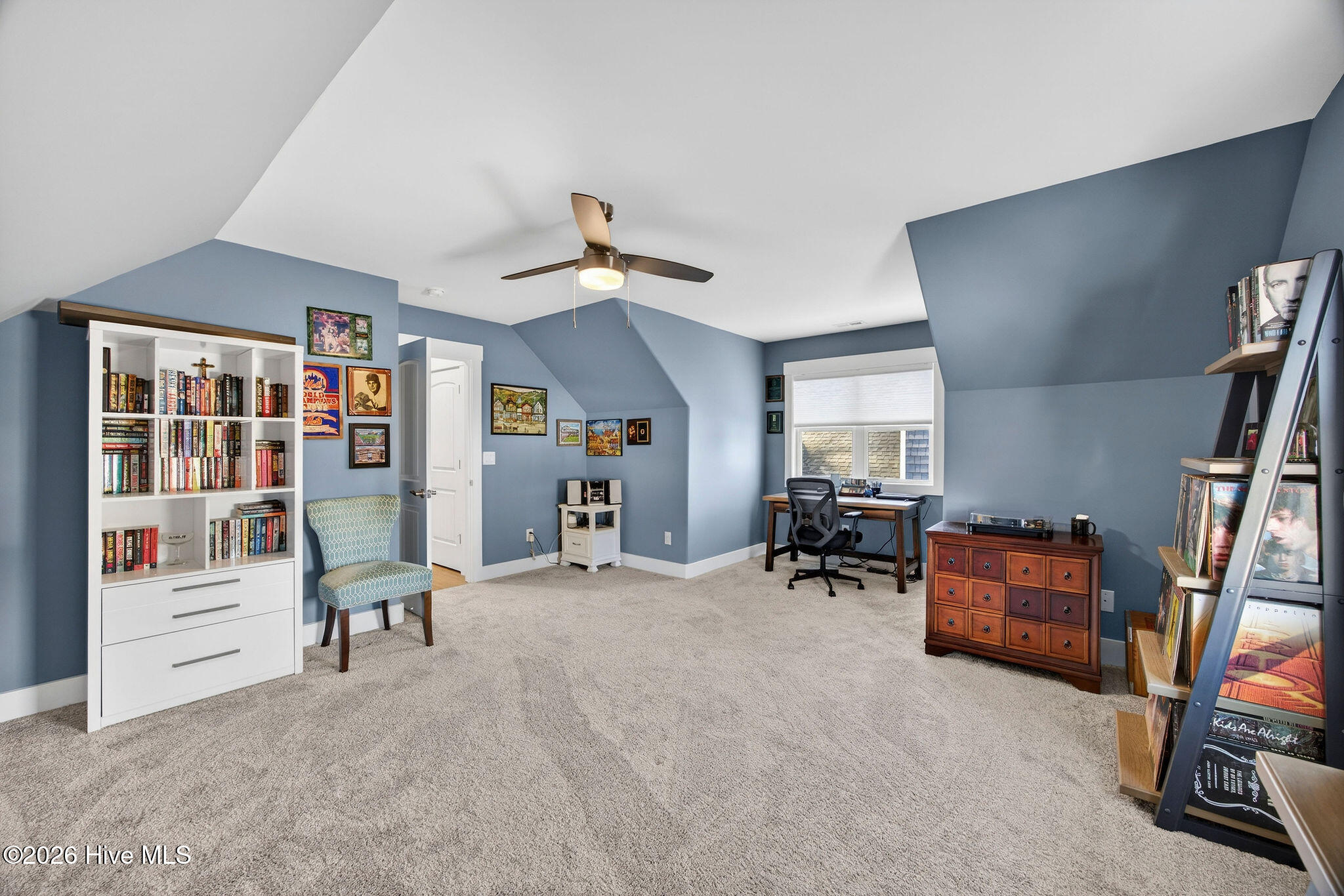 100554107 | Photo 44