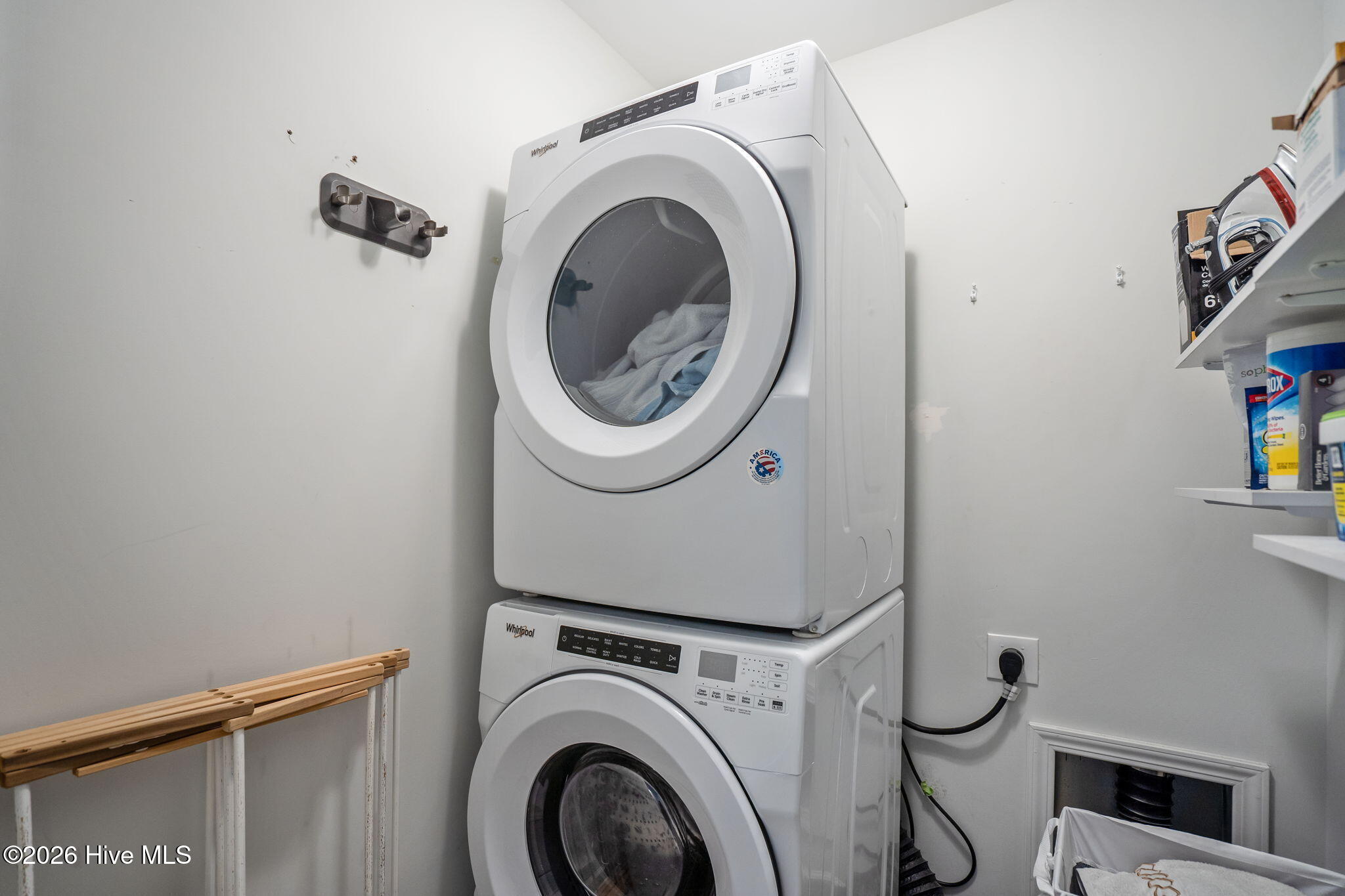 100570490 | Photo 26