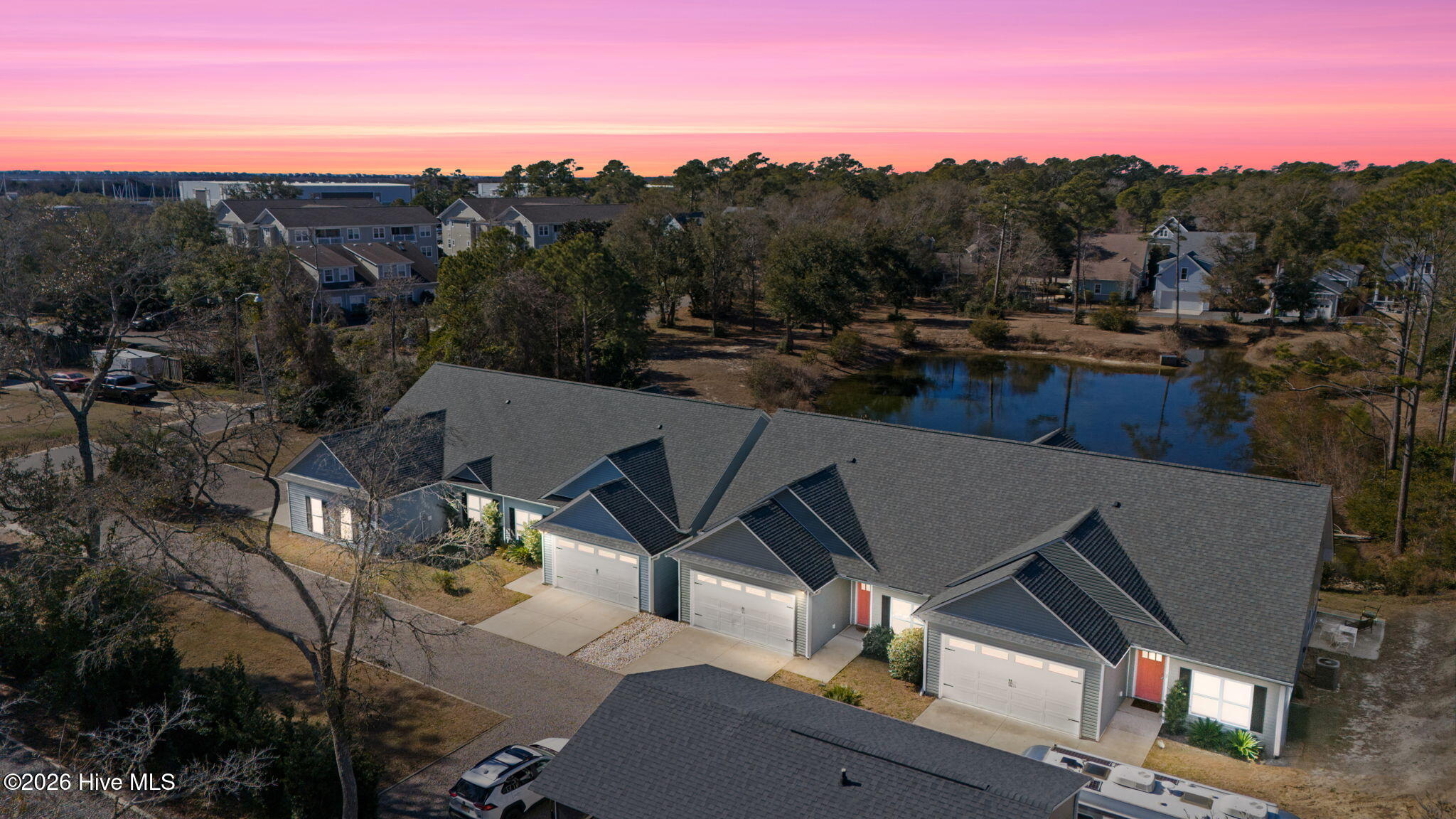 100552466 | Photo 47