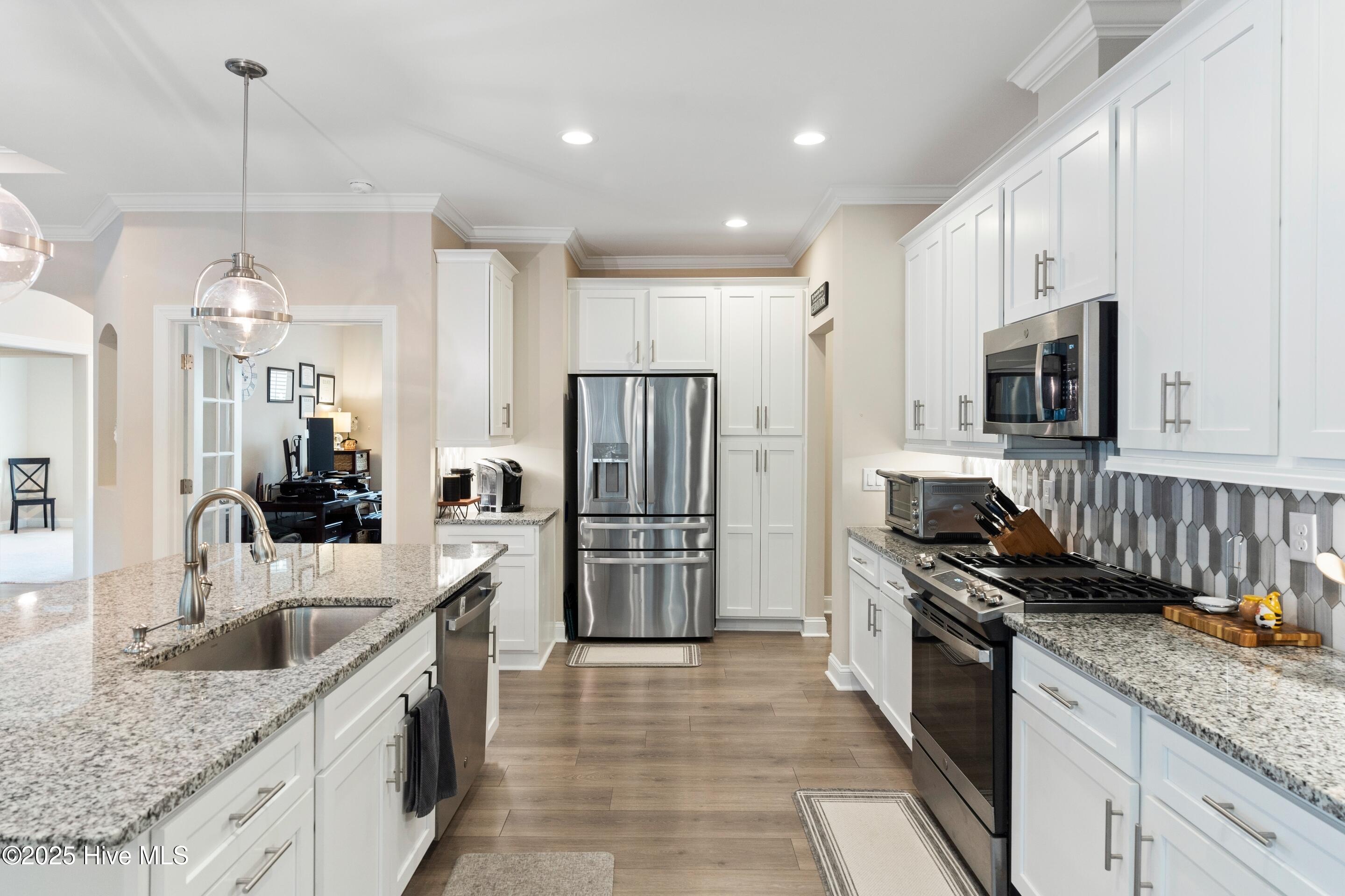 100532334 | Photo 15