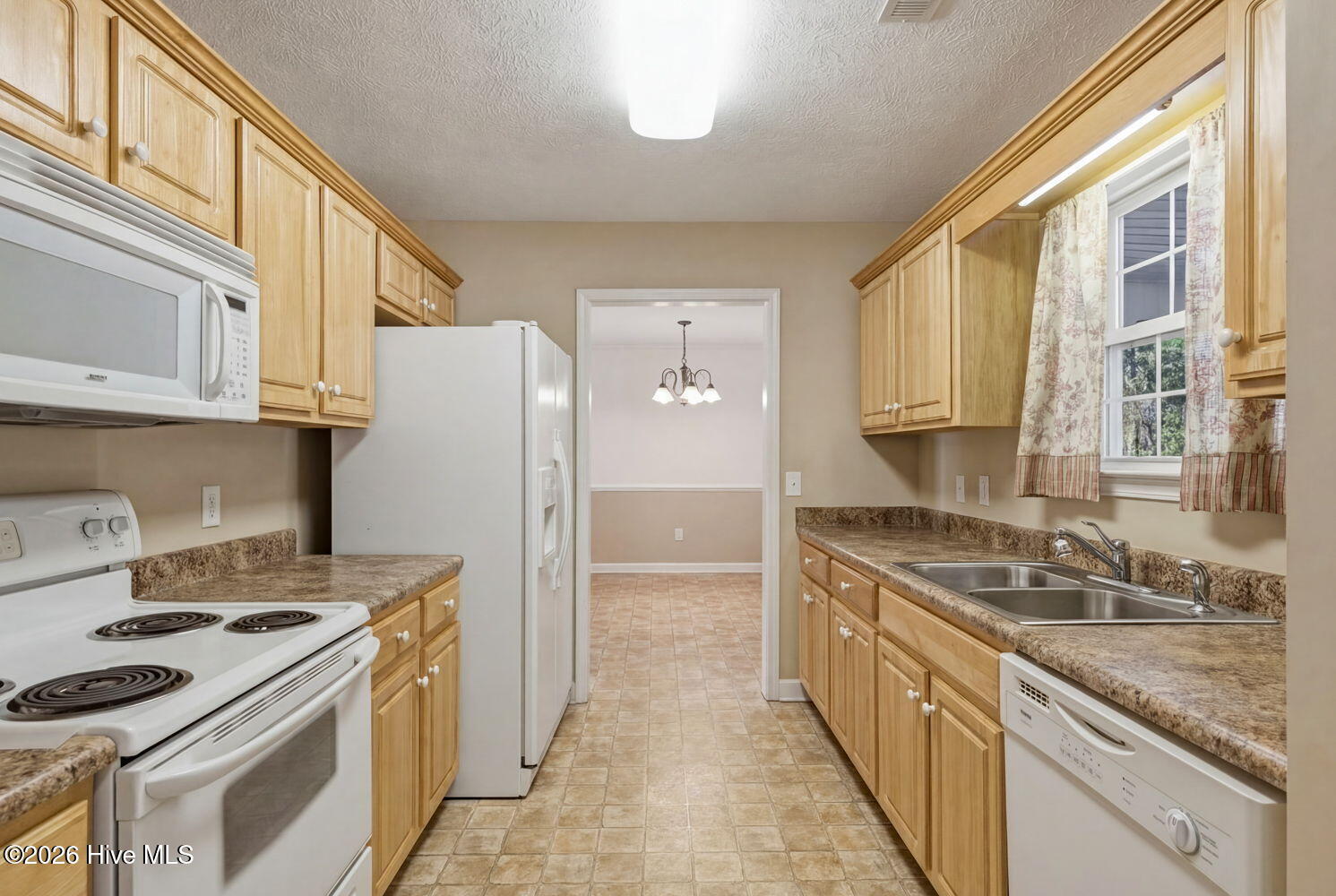 100555280 | Photo 15