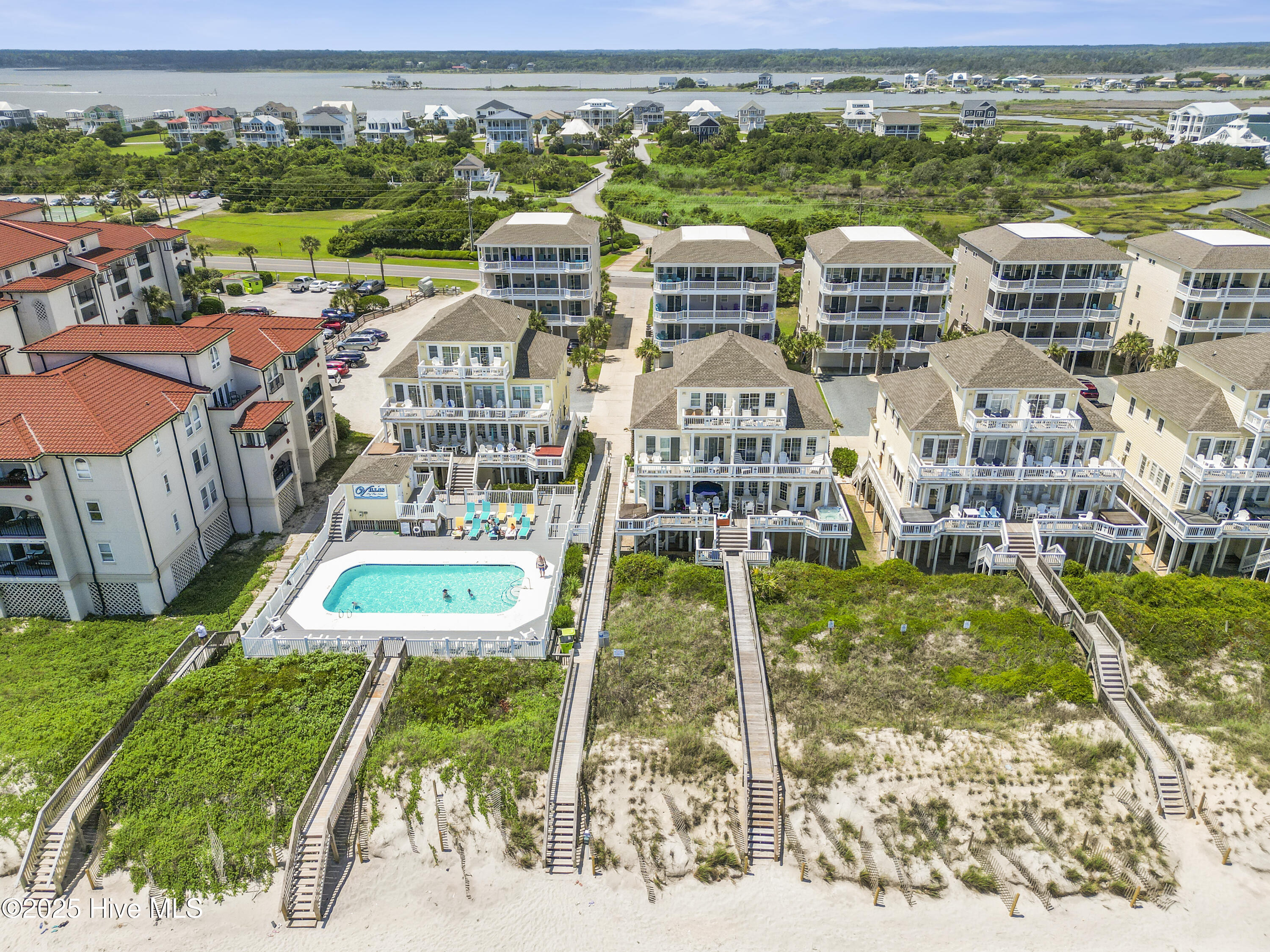 100544779 | Photo 61