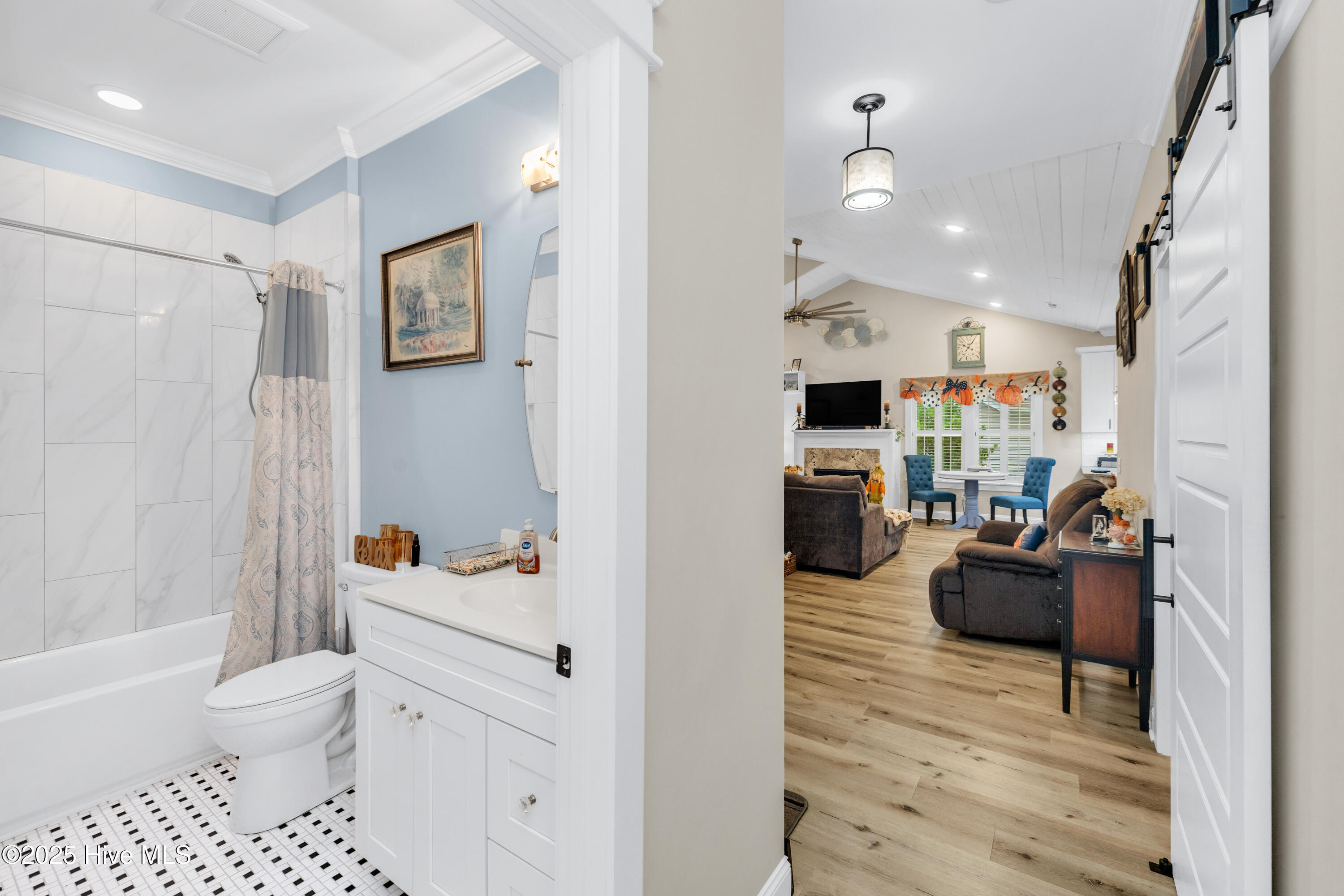 100540432 | Photo 29