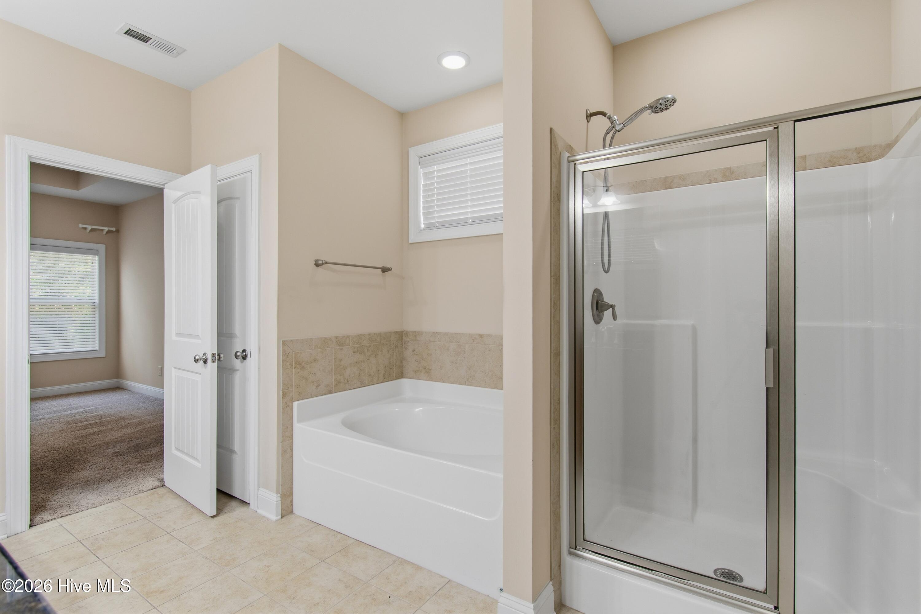 100549174 | Photo 24