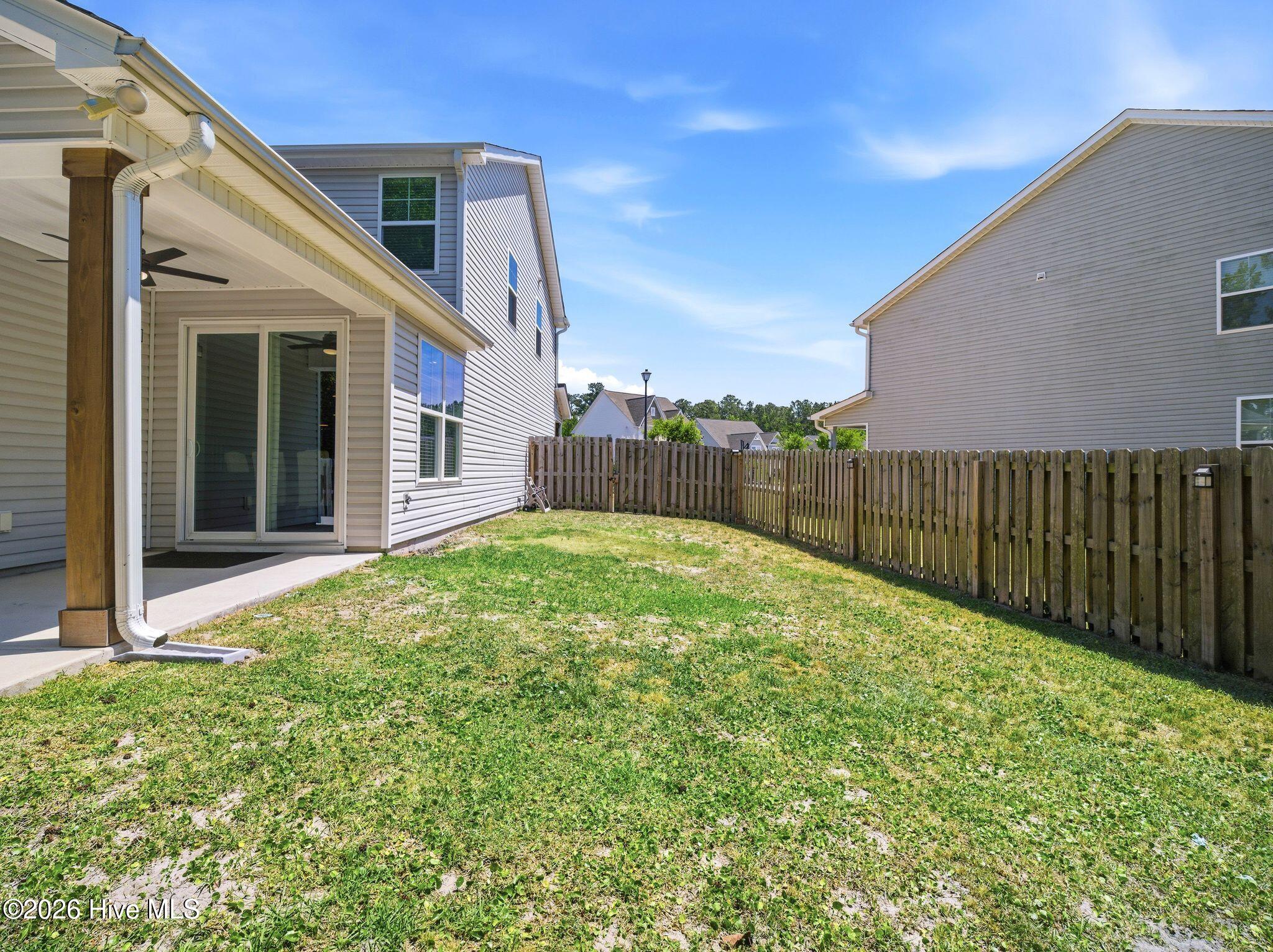 100569792 | Photo 54