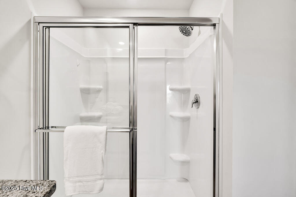 100542156 | Photo 25