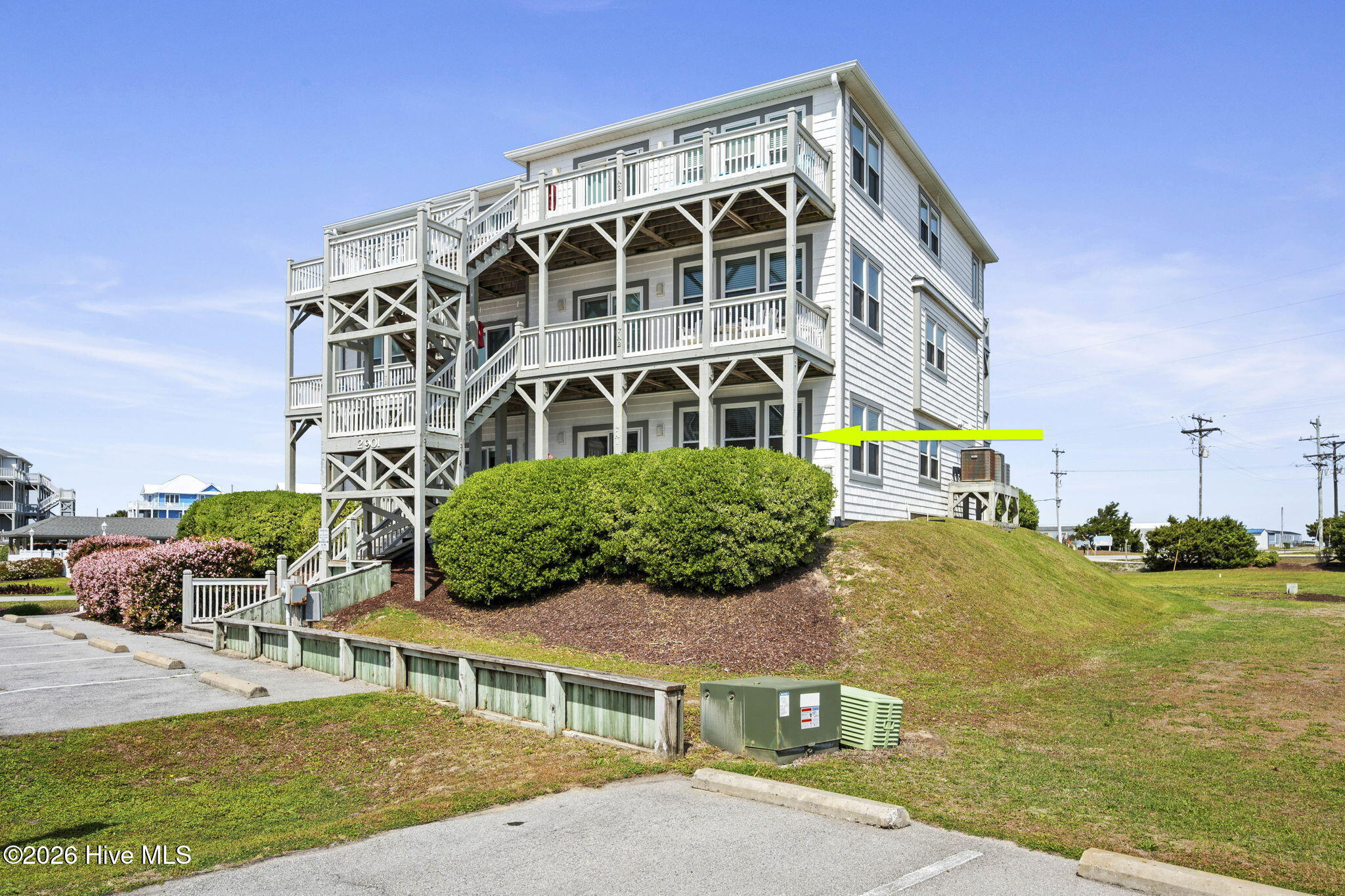 100566433 | Photo 43