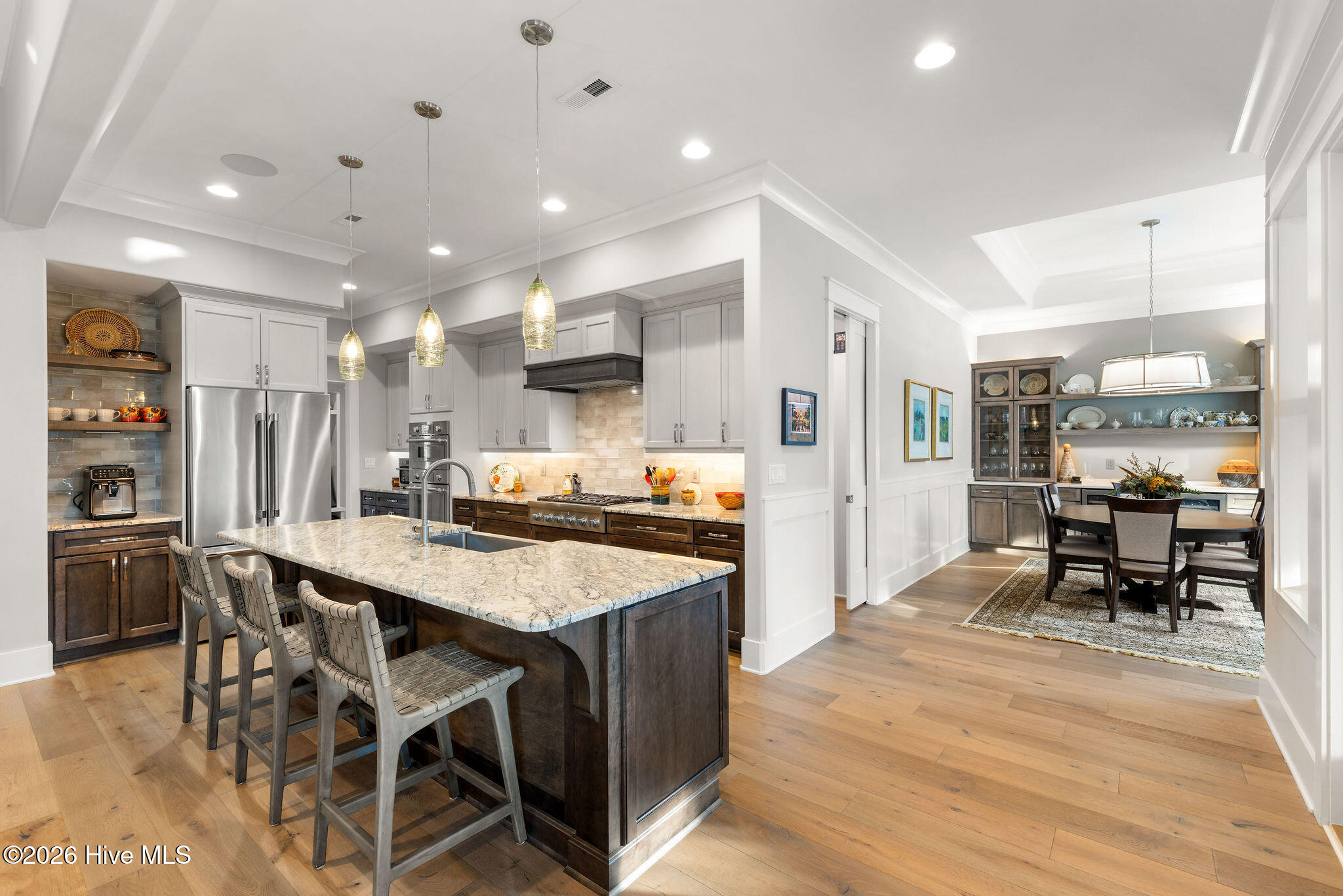 100552329 | Photo 15