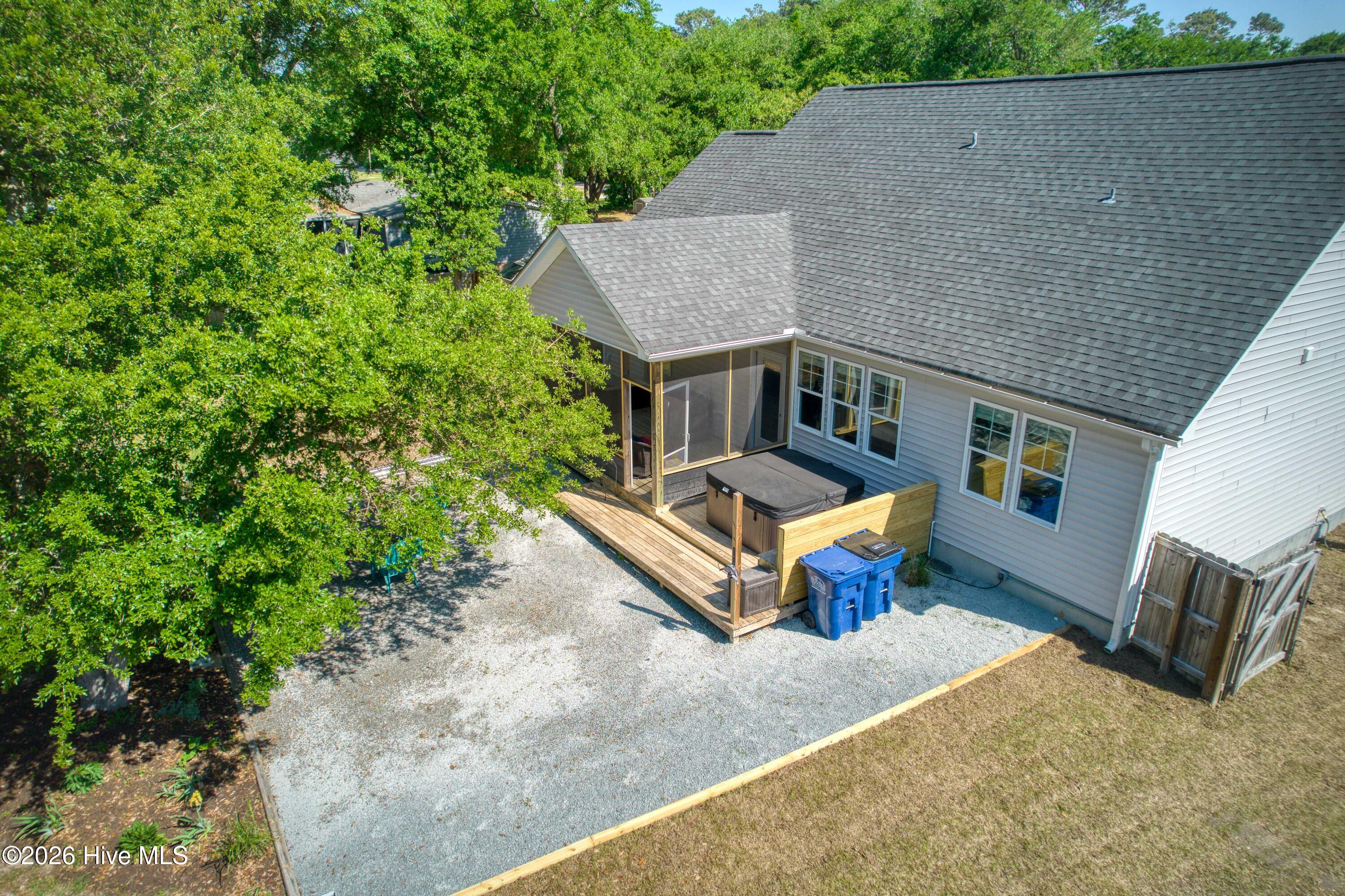 100569284 | Photo 49