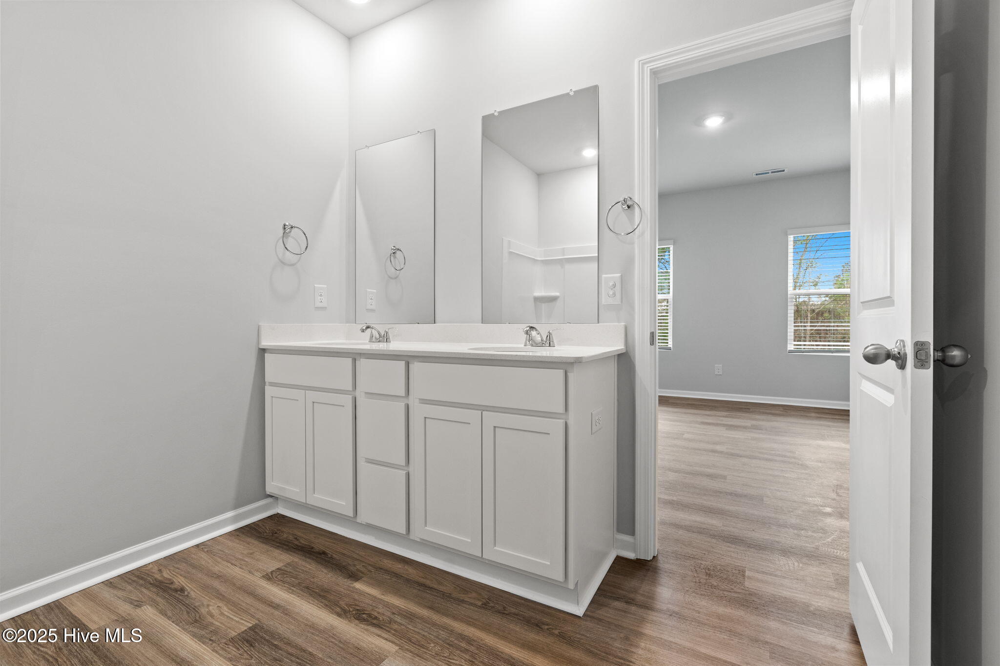 100515265 | Photo 24