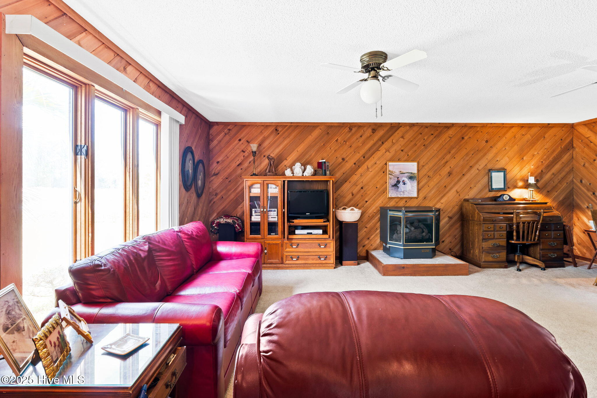 100557688 | Photo 31