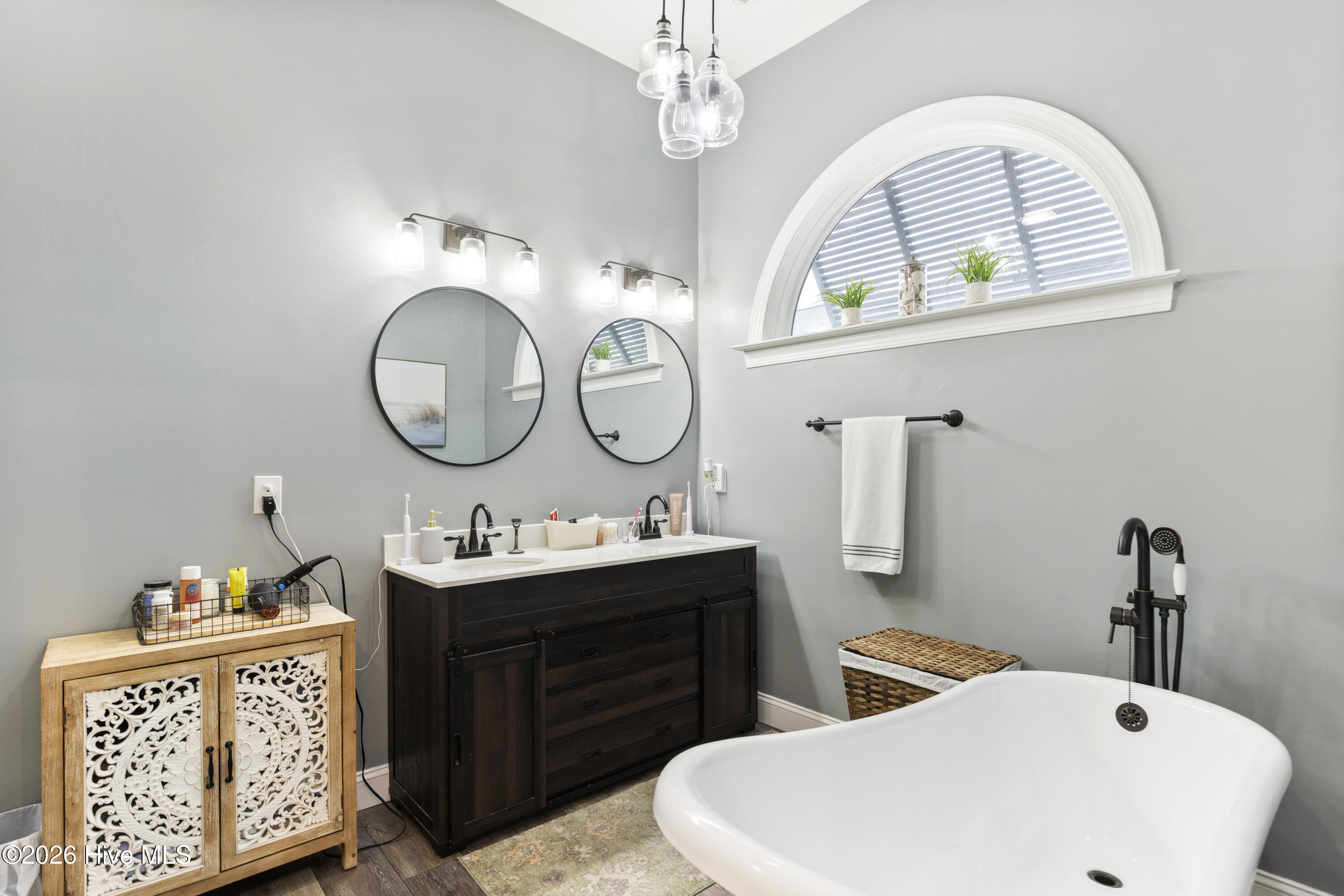 100551822 | Photo 21