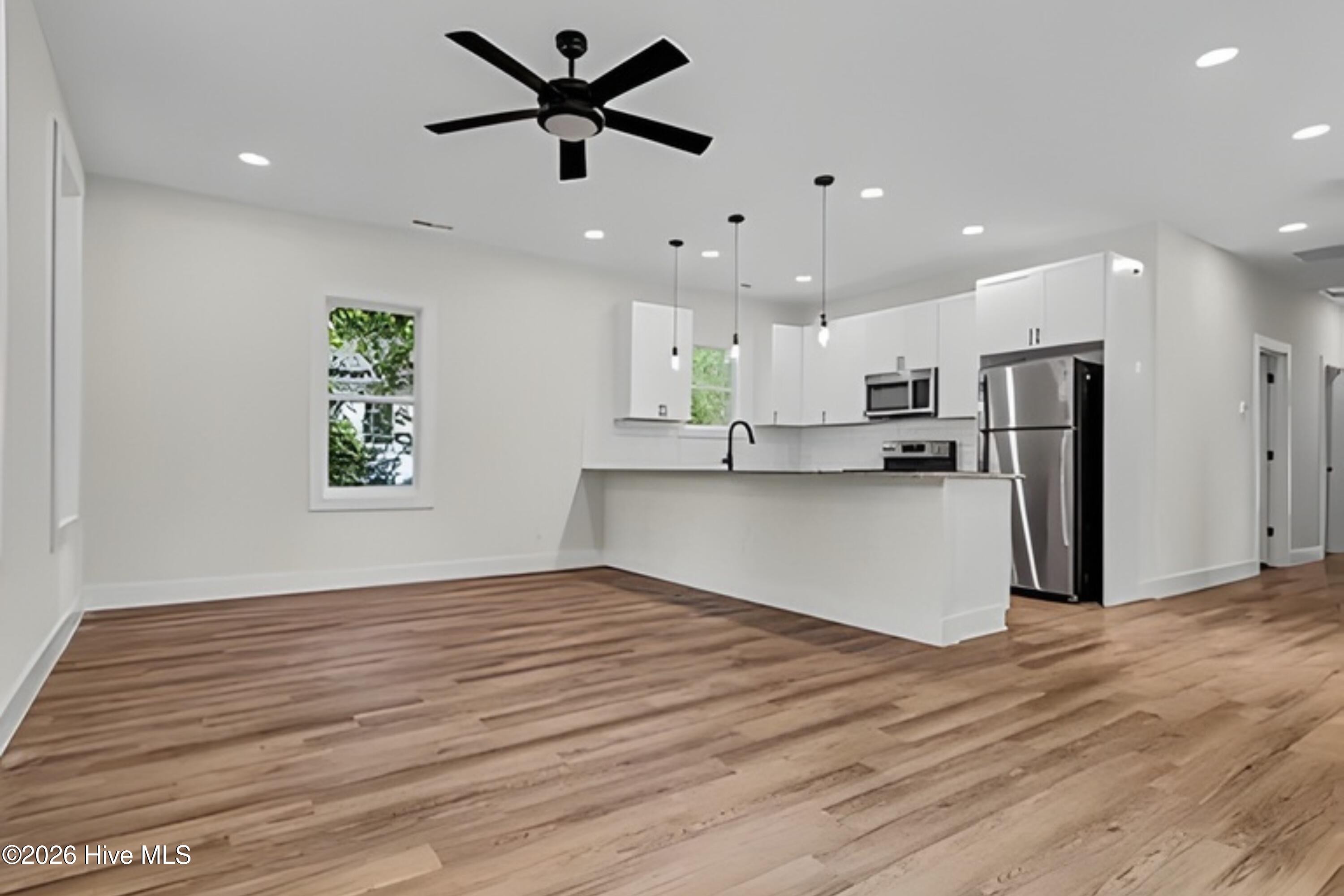 100568664 | Photo 17