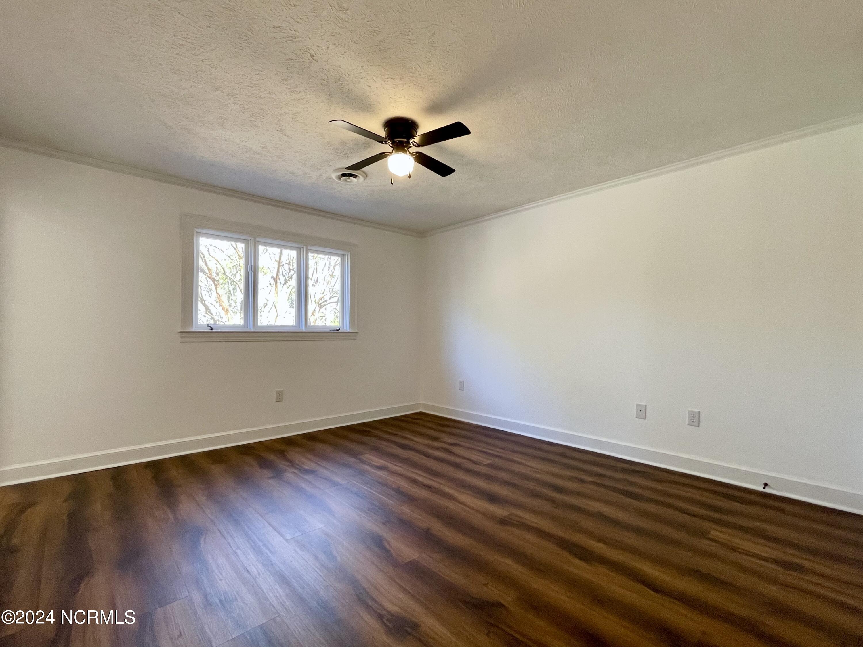 100426973 | Photo 26