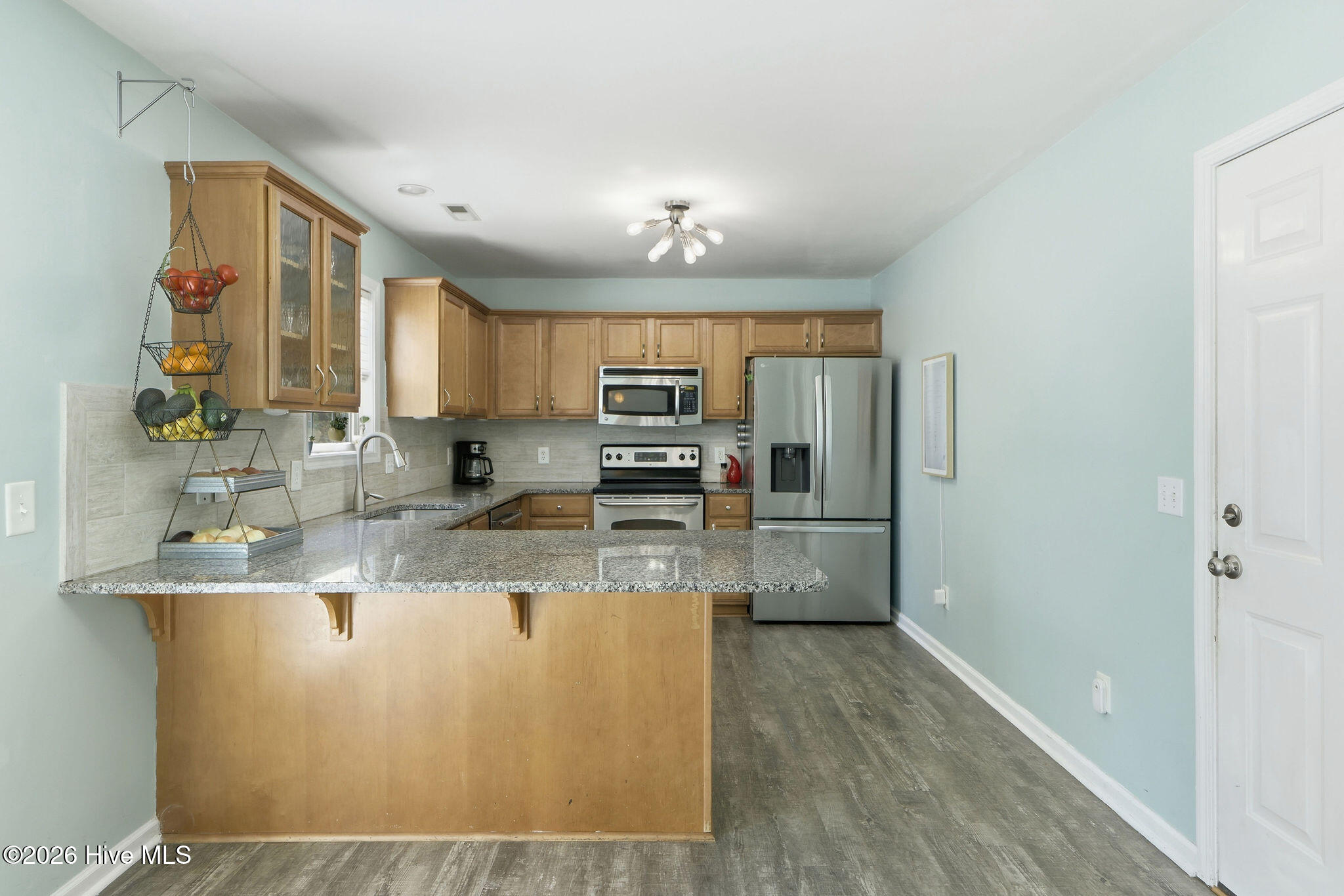 100565311 | Photo 16