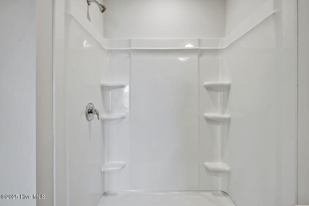 100571758 | Photo 27