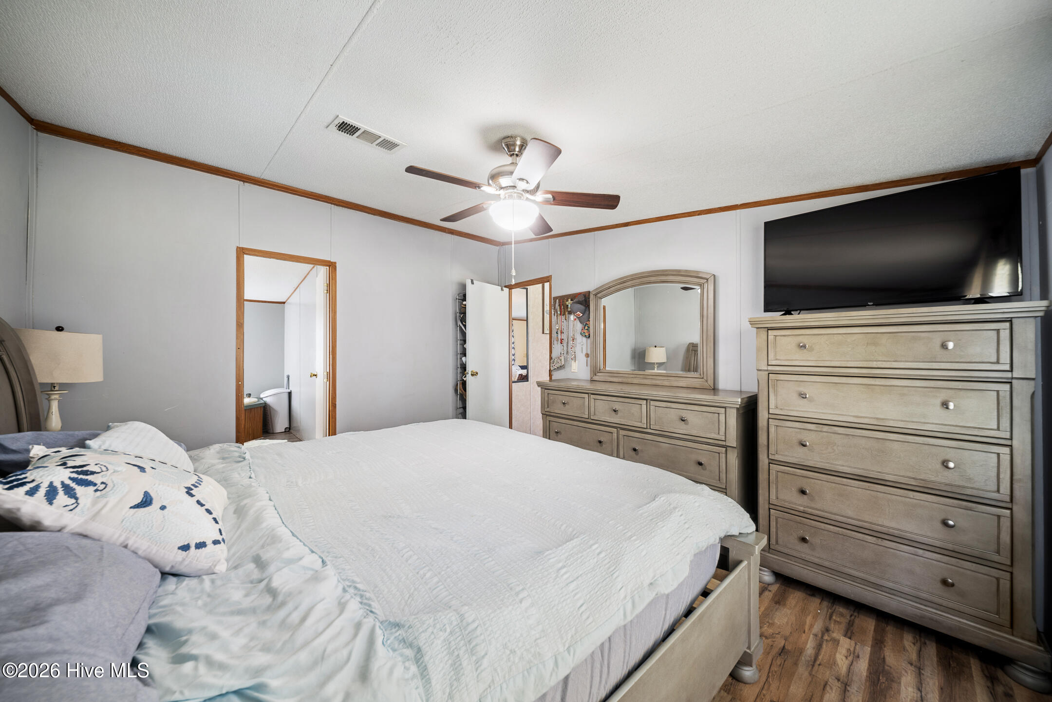 100561716 | Photo 19