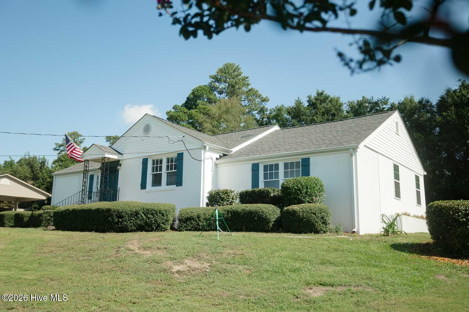 Photo 3 of Single family home for sale at 201 E Arlington Hts, North Augusta, SC 29841 | MLS# 100603261 | Listing updated on 2026-09-14
