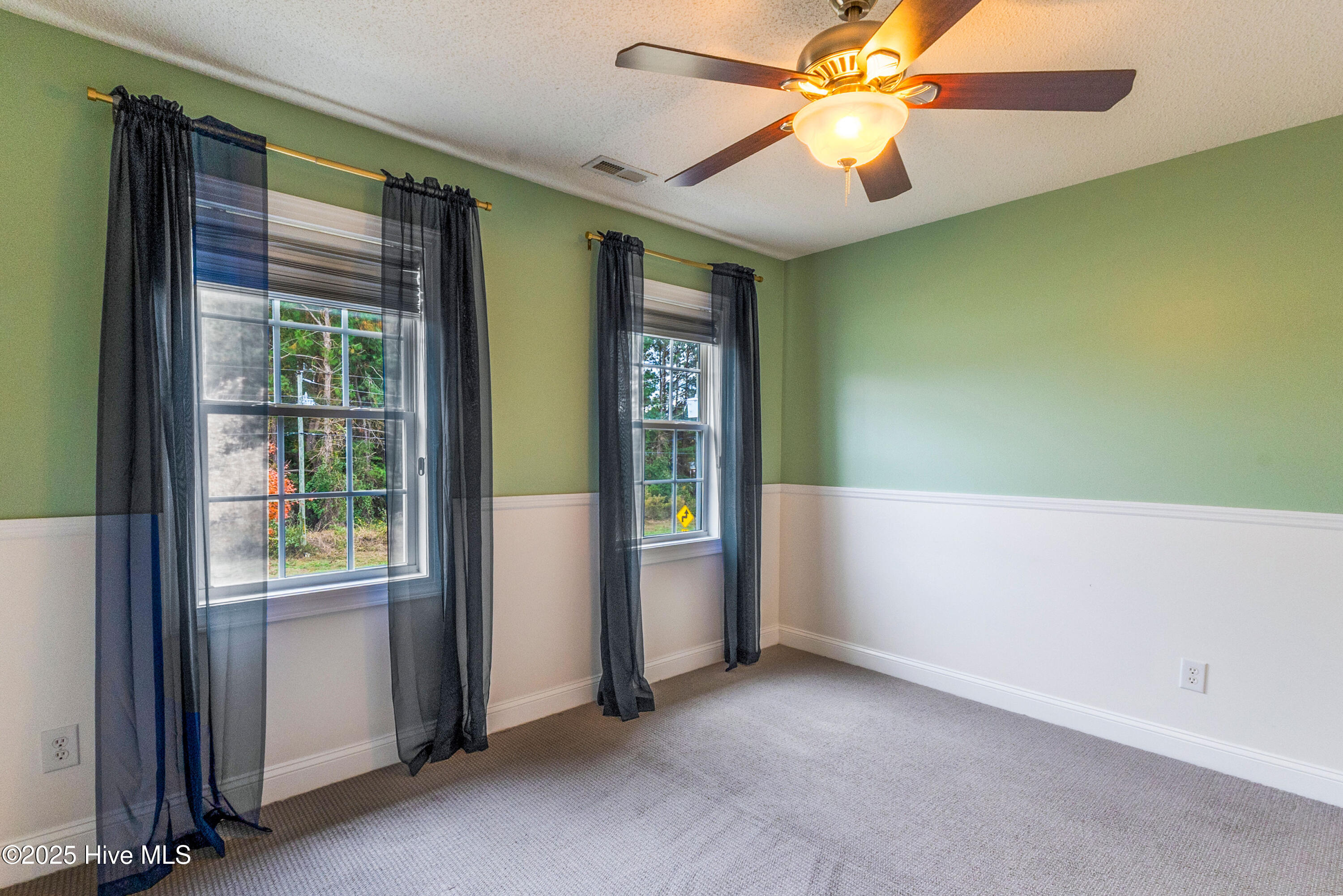 100546645 | Photo 35