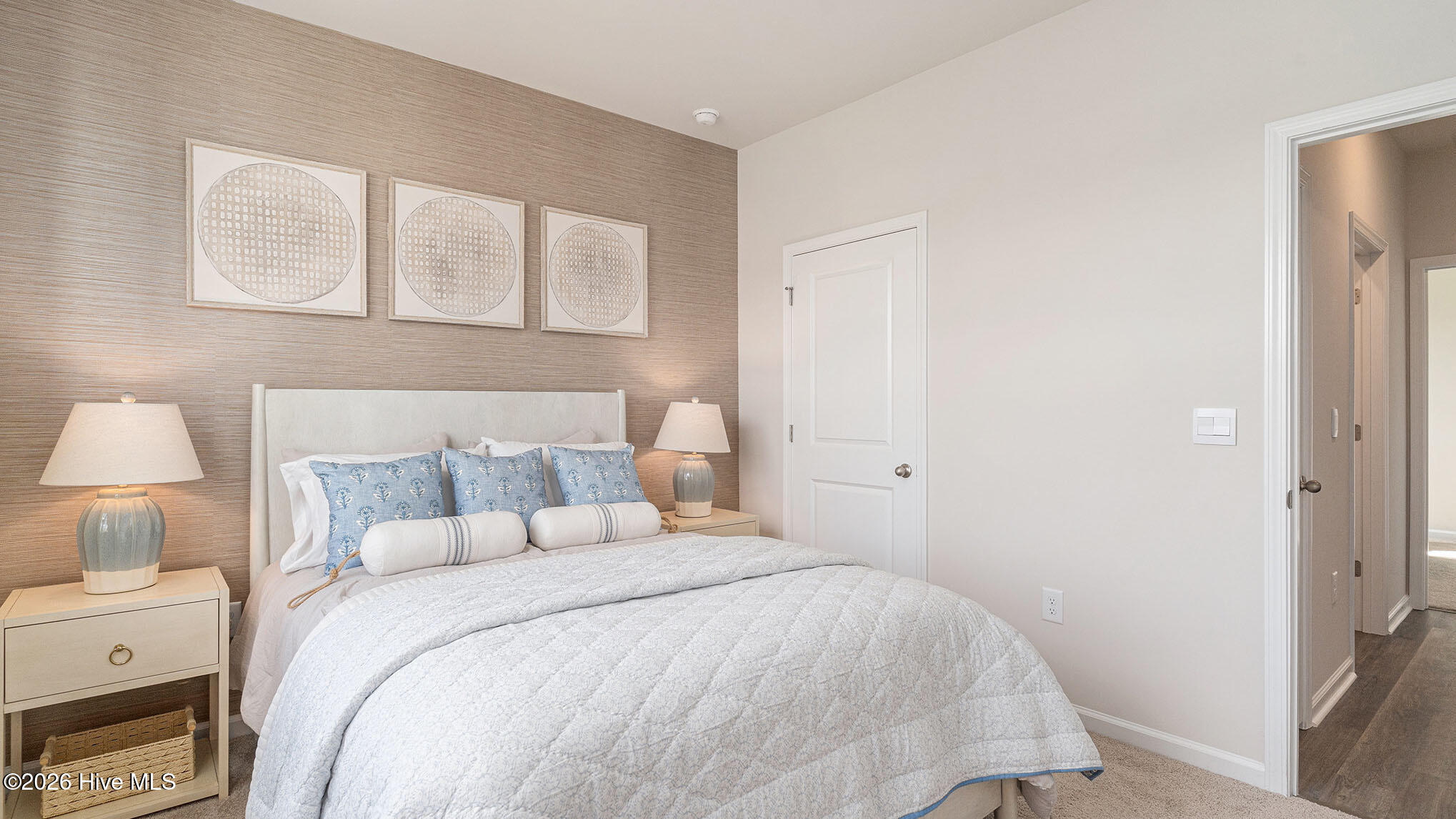 100548930 | Photo 20