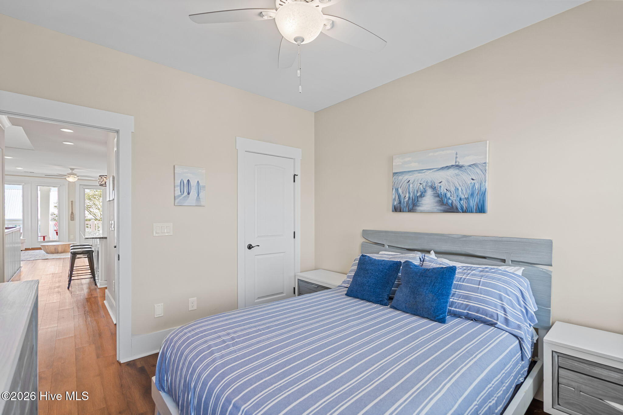 100558521 | Photo 31