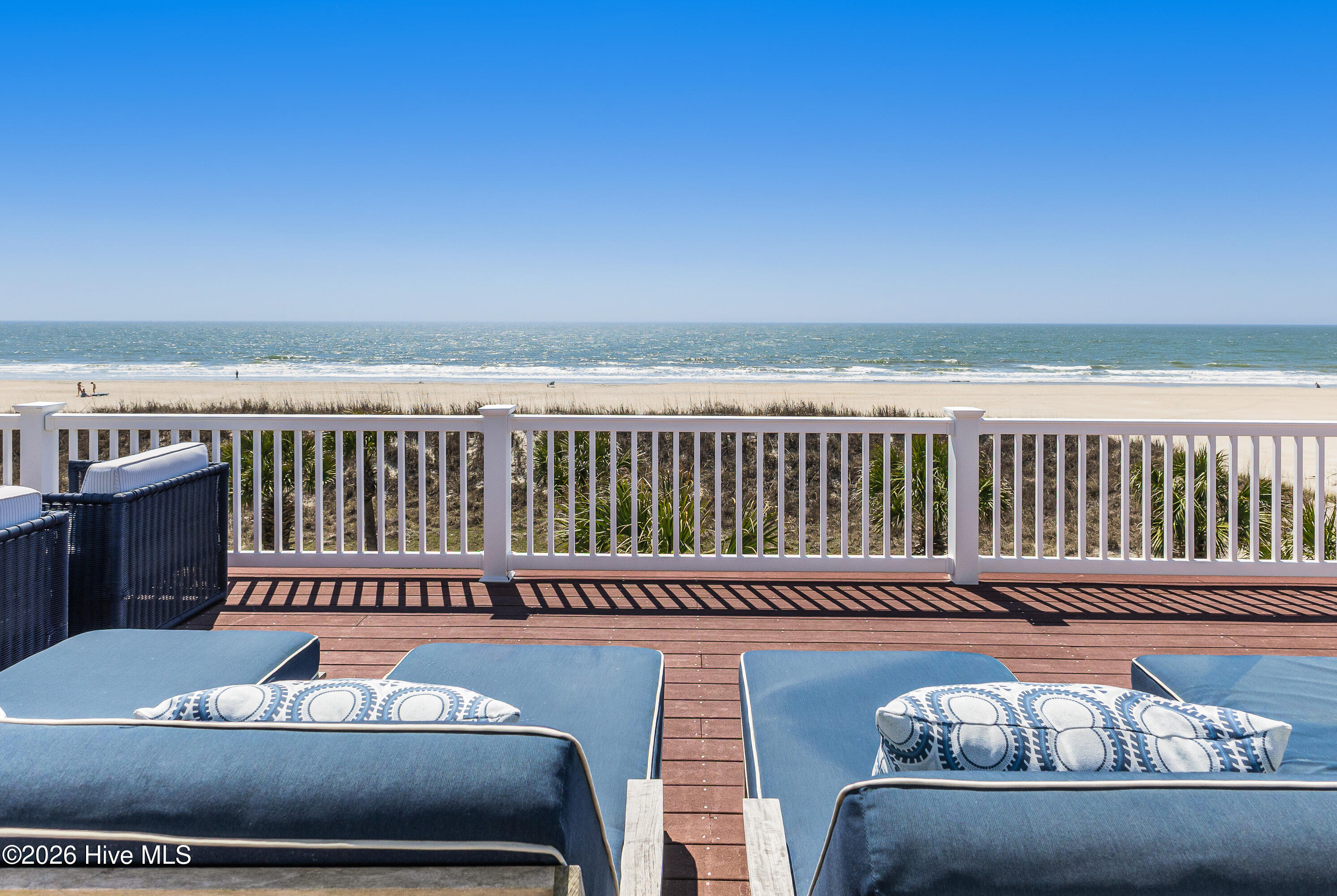 100567897 | Photo 59