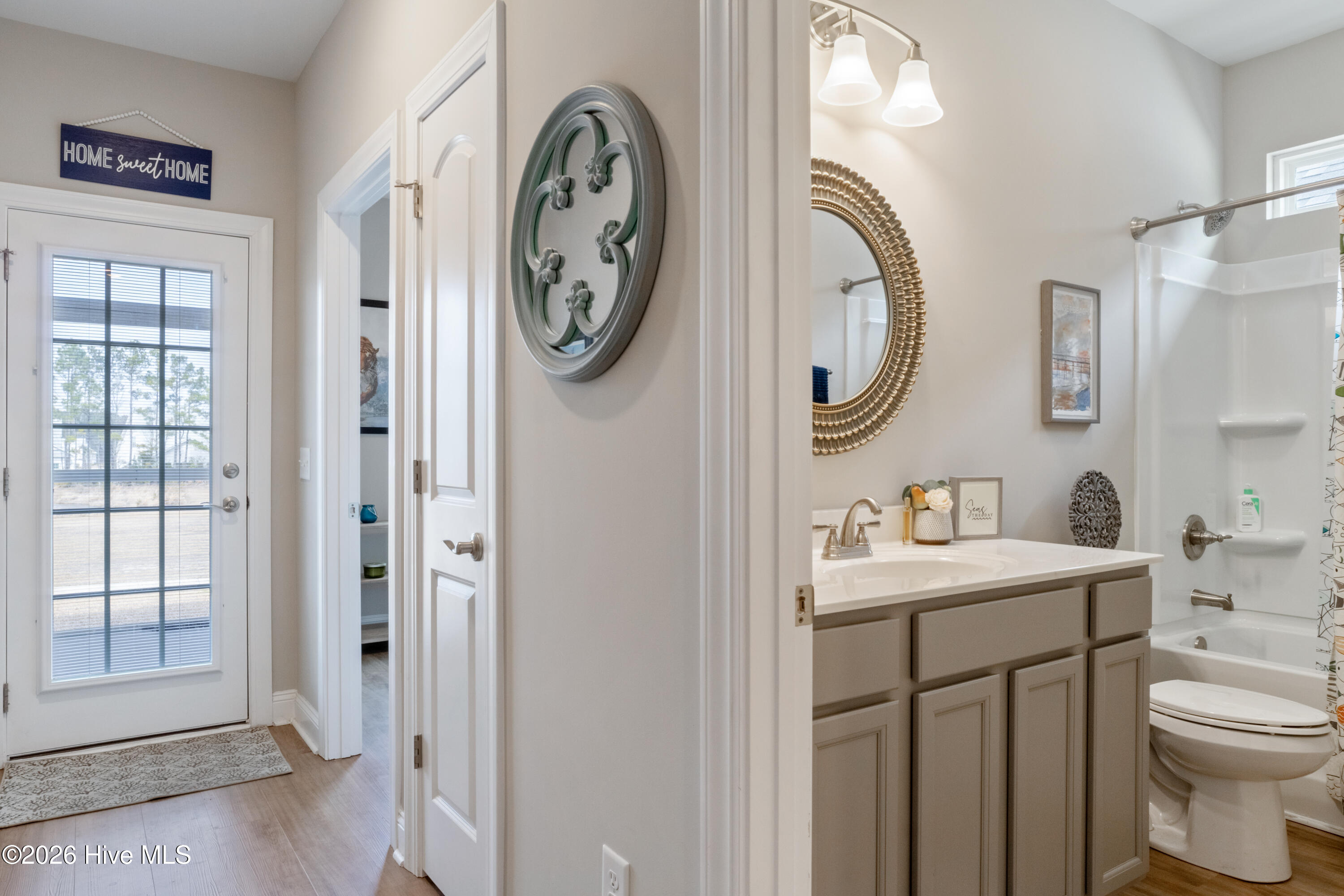 100557212 | Photo 19