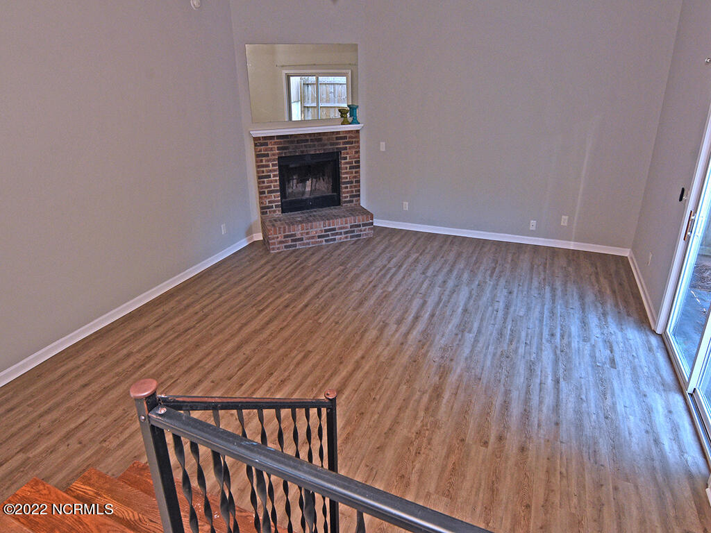 100535873 | Photo 10