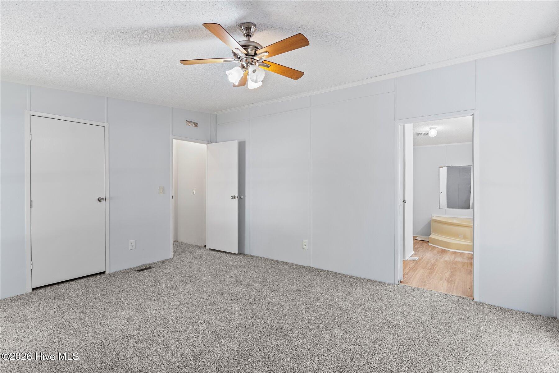 100567568 | Photo 25