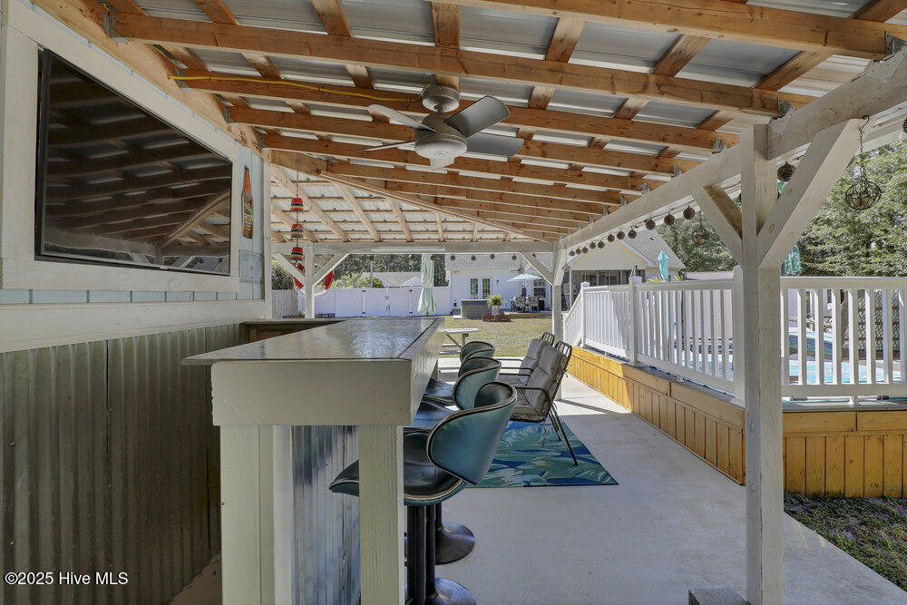 100532845 | Photo 40