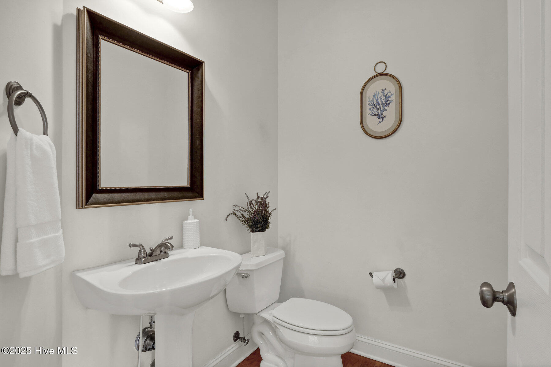 100540144 | Photo 21