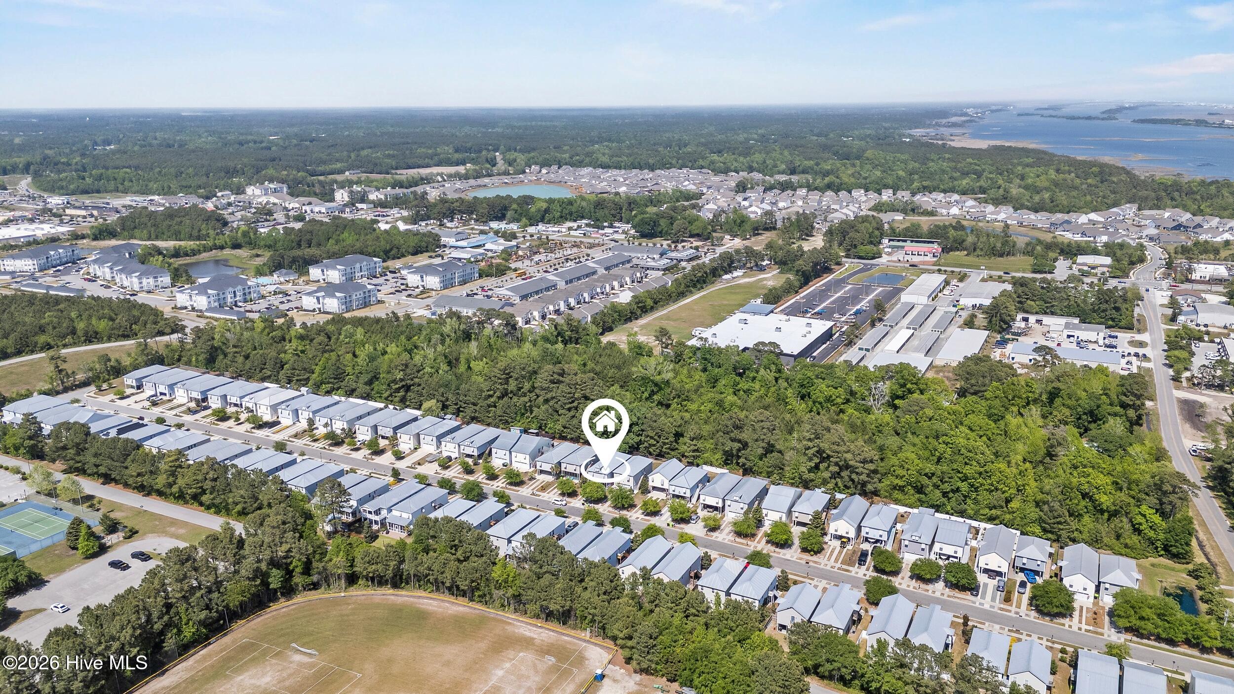 100569653 | Photo 44