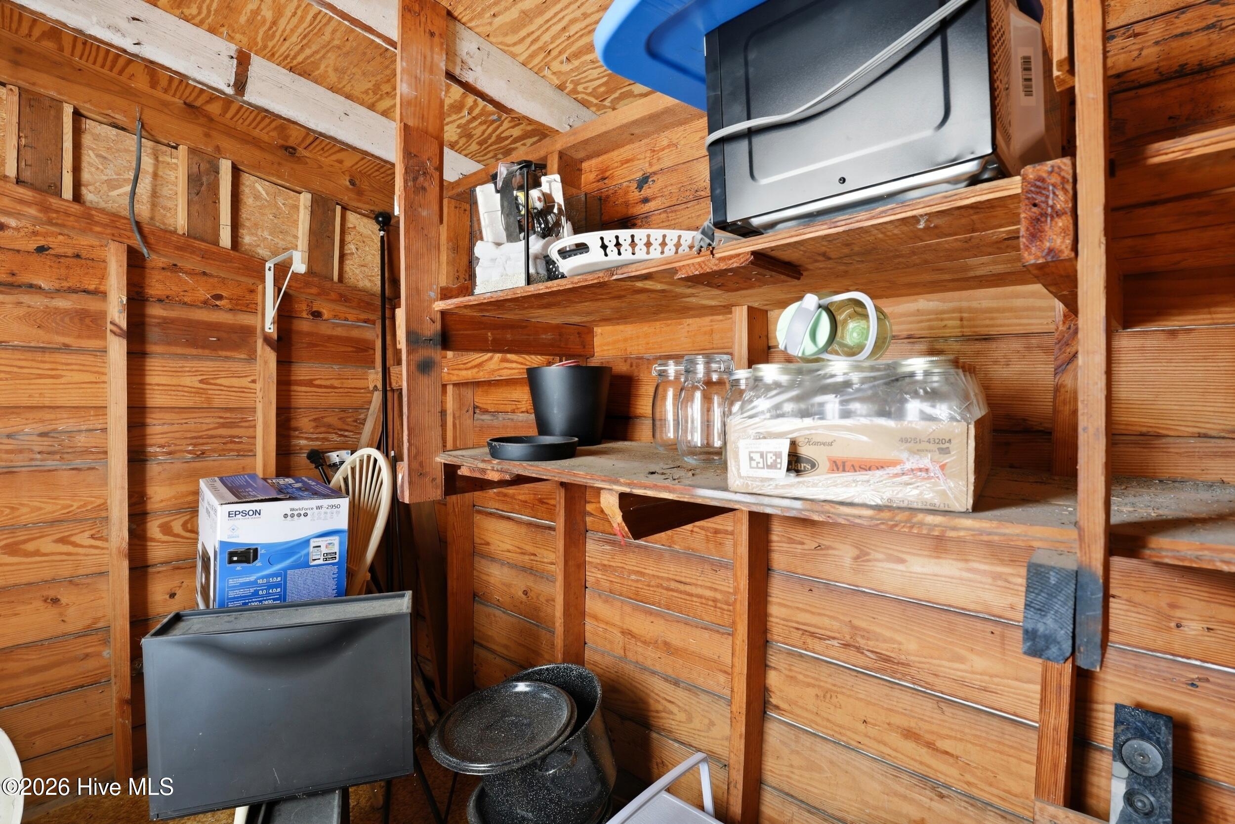 100561311 | Photo 71