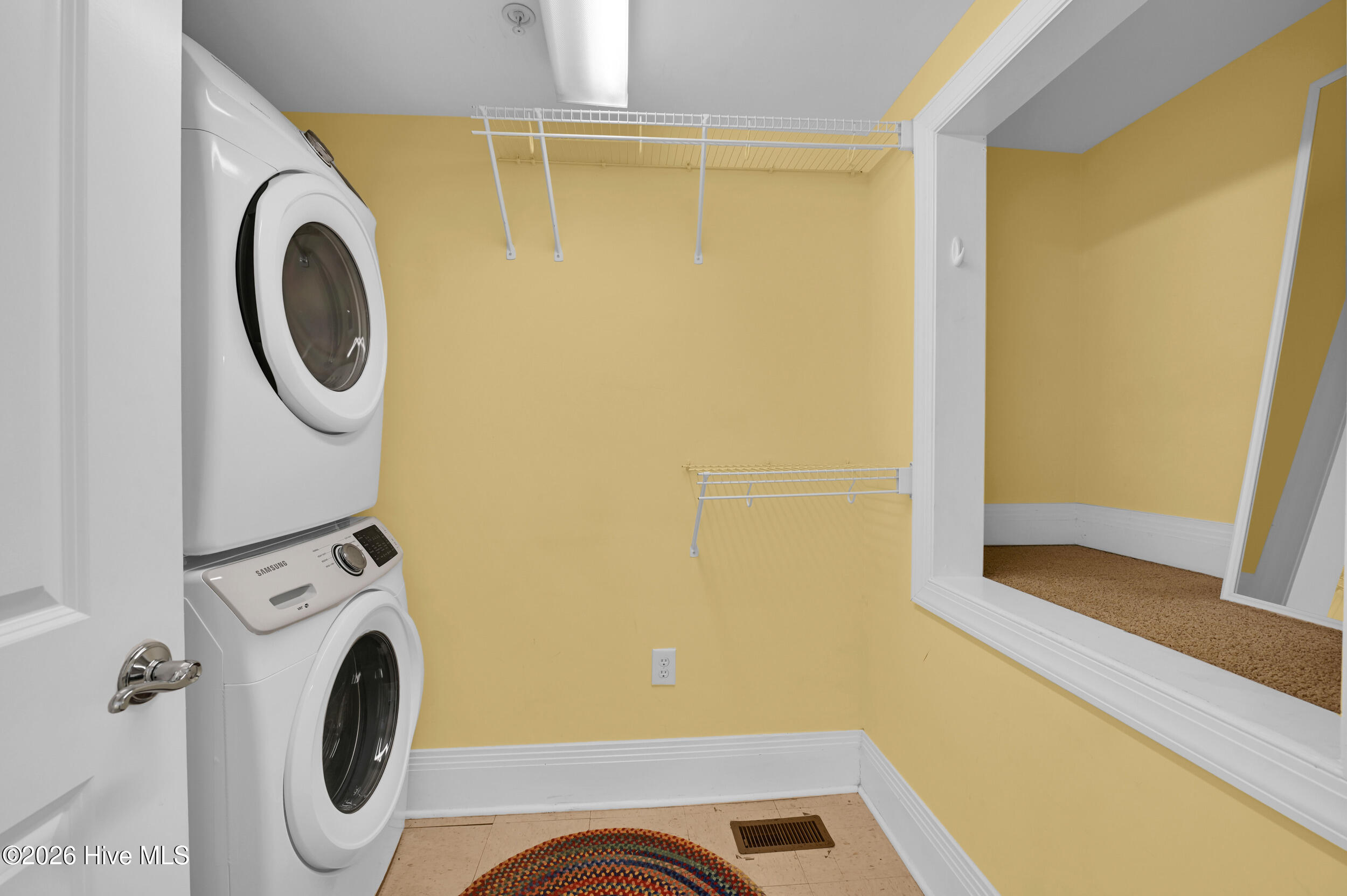 100551932 | Photo 22