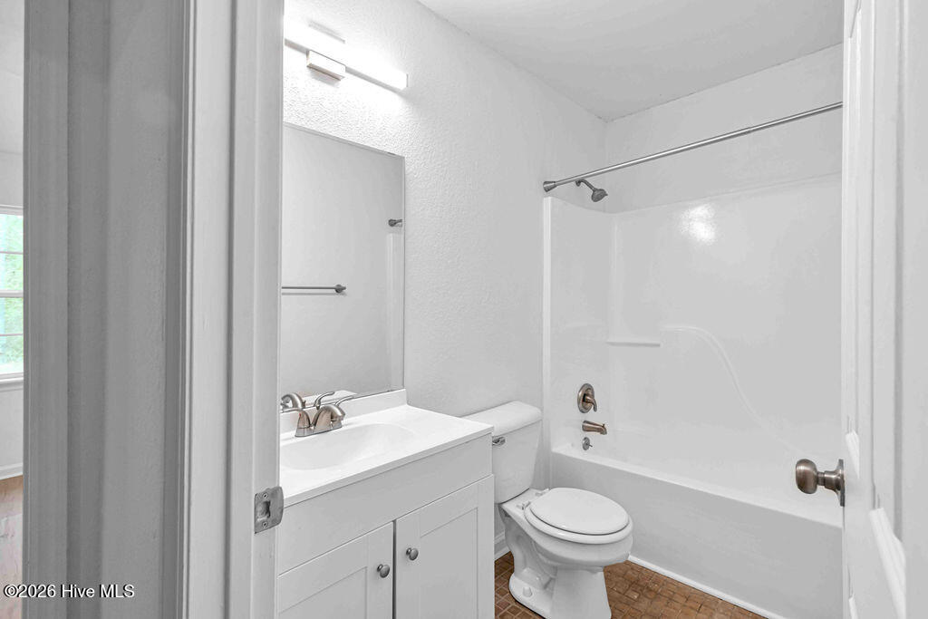 100557363 | Photo 24