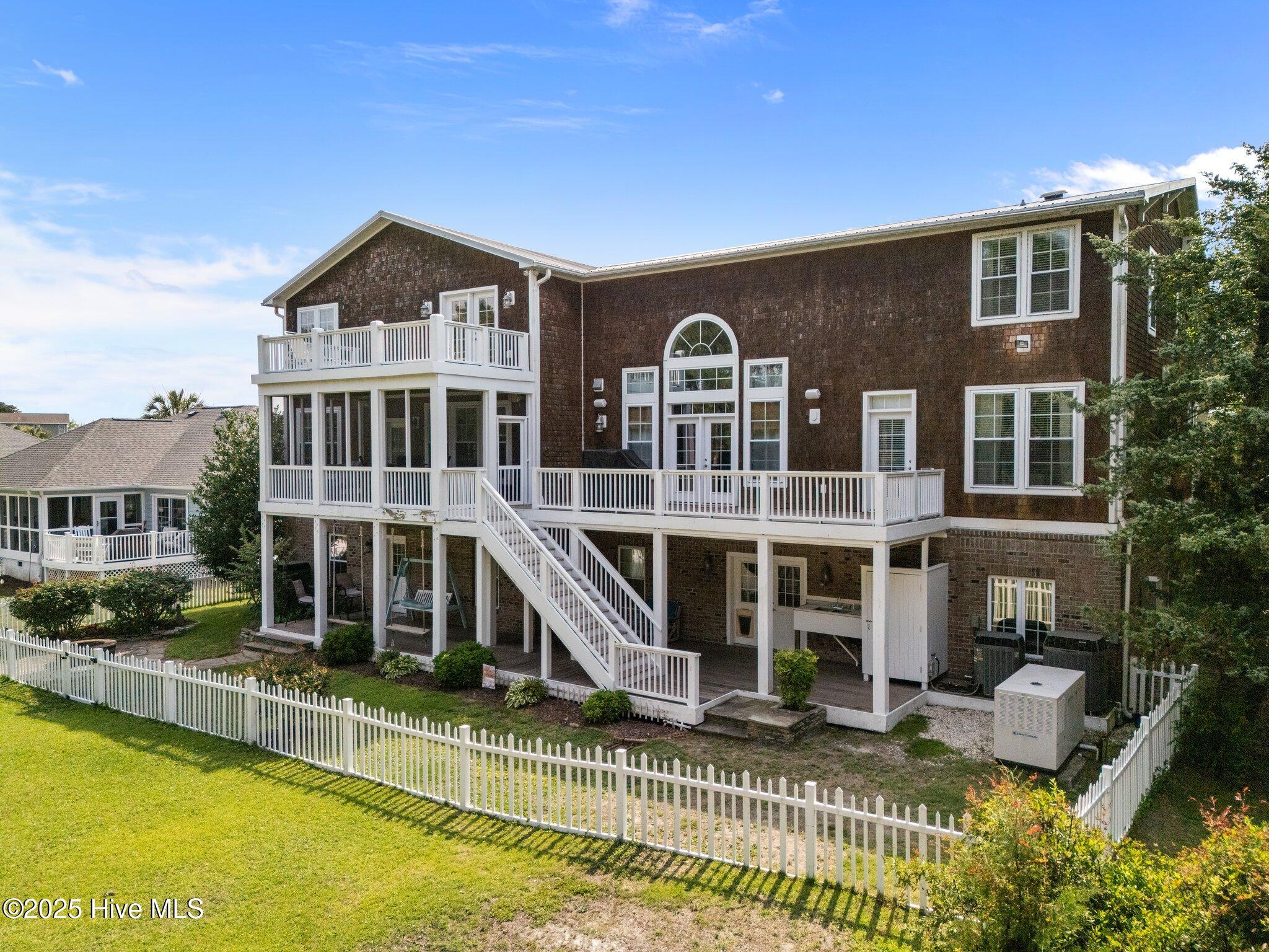 100513091 | Photo 50