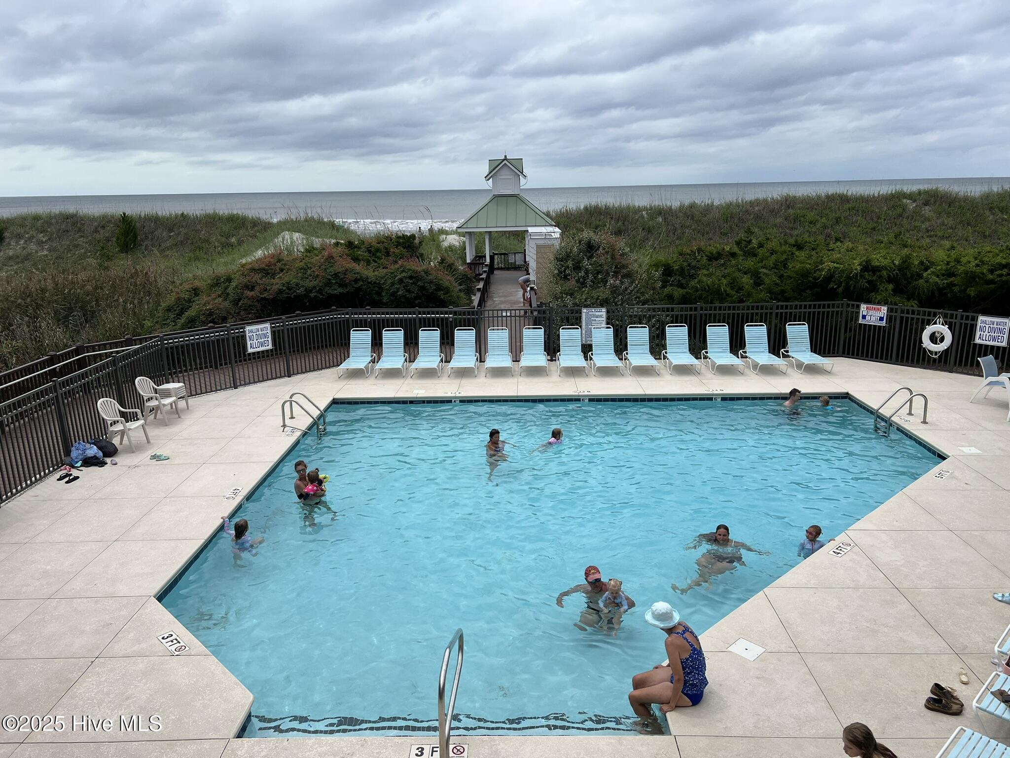 100562201 | Photo 14