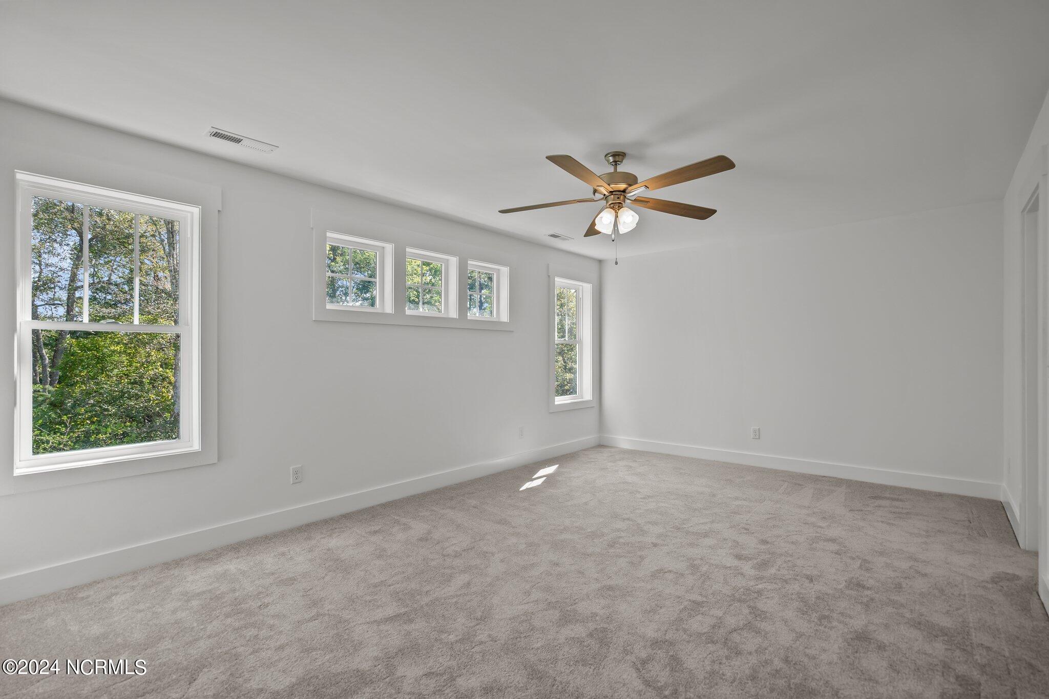 100439102 | Photo 22