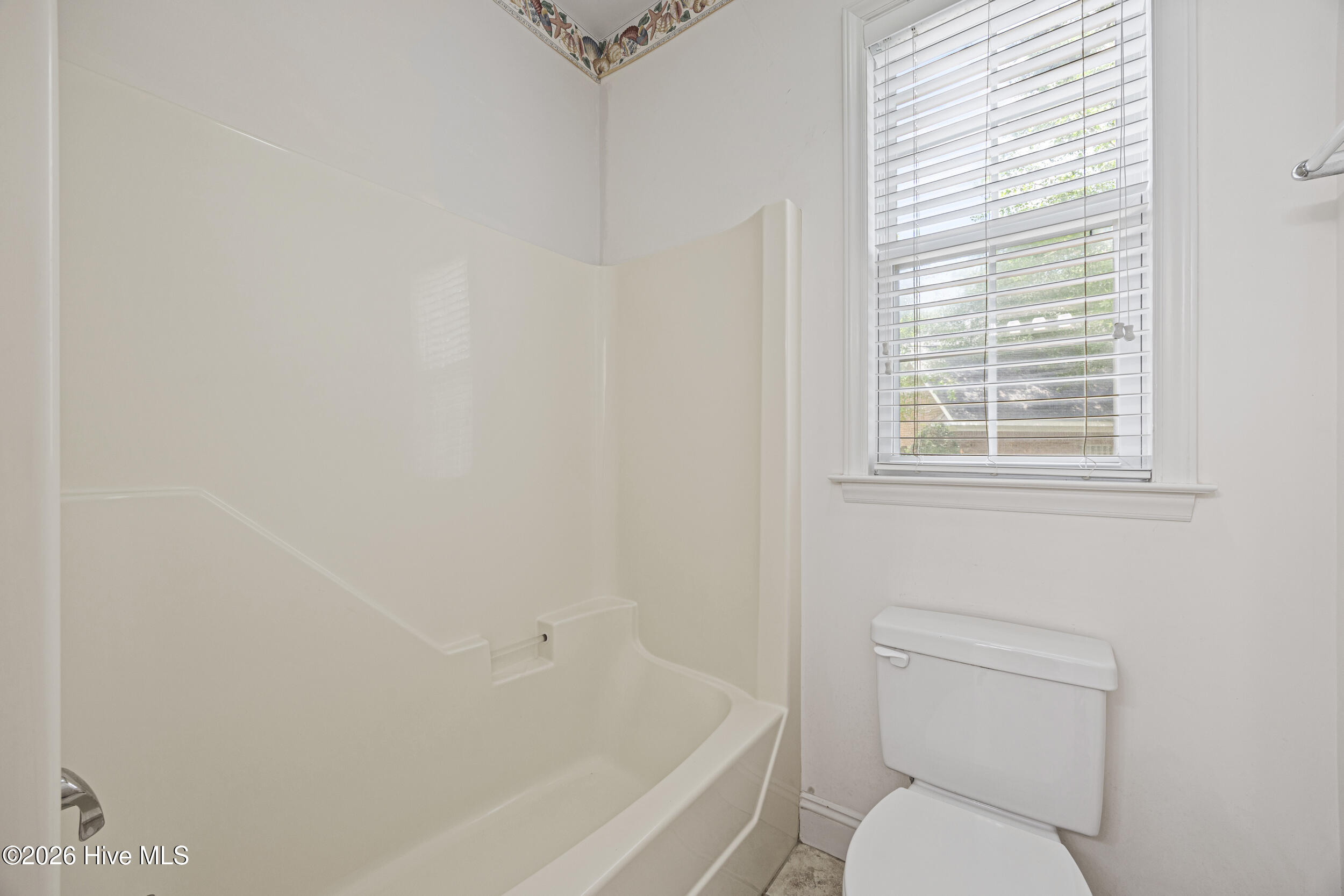 100569840 | Photo 34