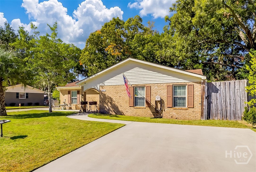 Photo 2 of Single family home for sale at 8613 Cresthill Ave, Savannah, GA 31406 | MLS# SA367221 | Listing updated on 2026-10-28