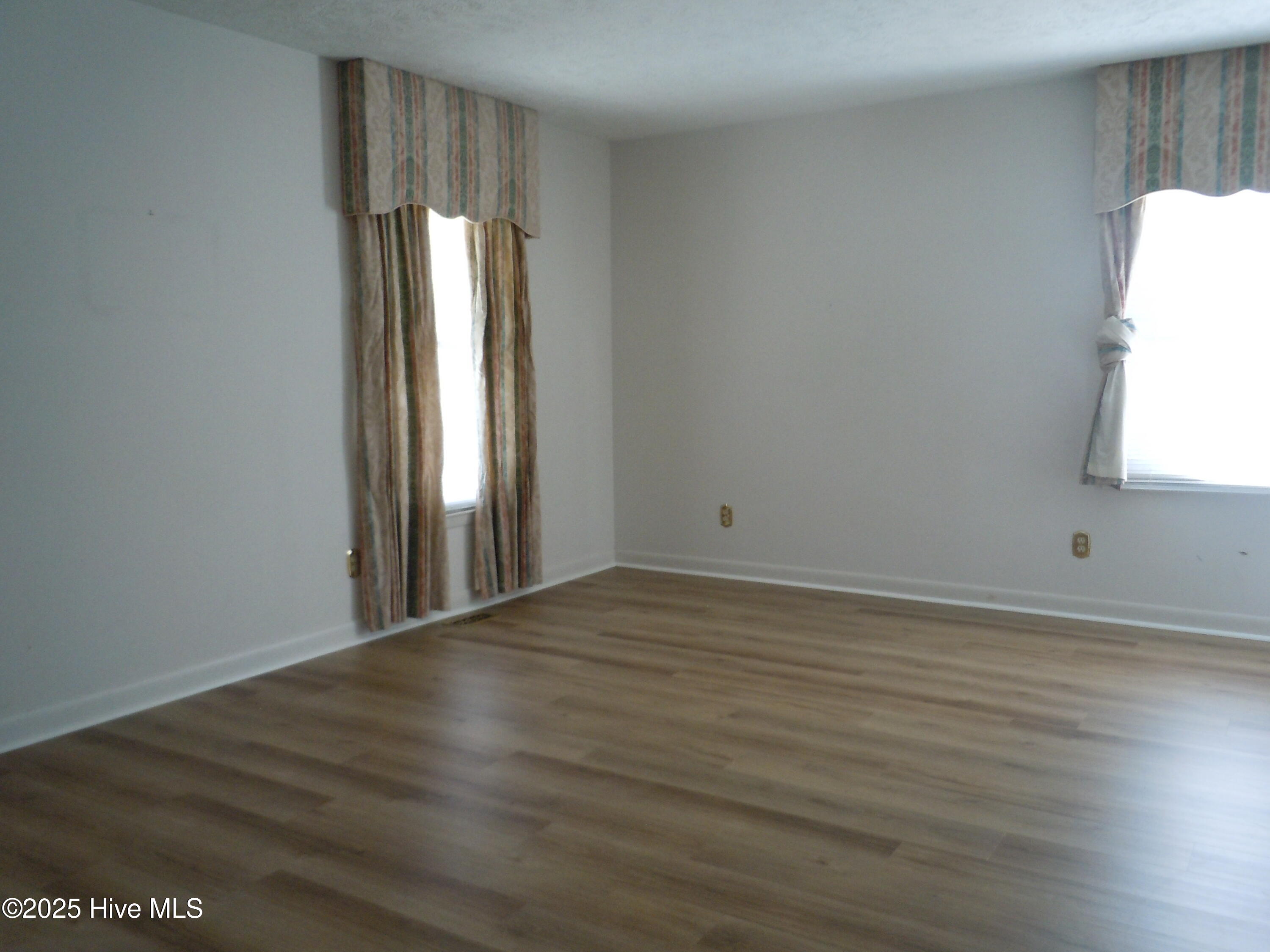 100533053 | Photo 38